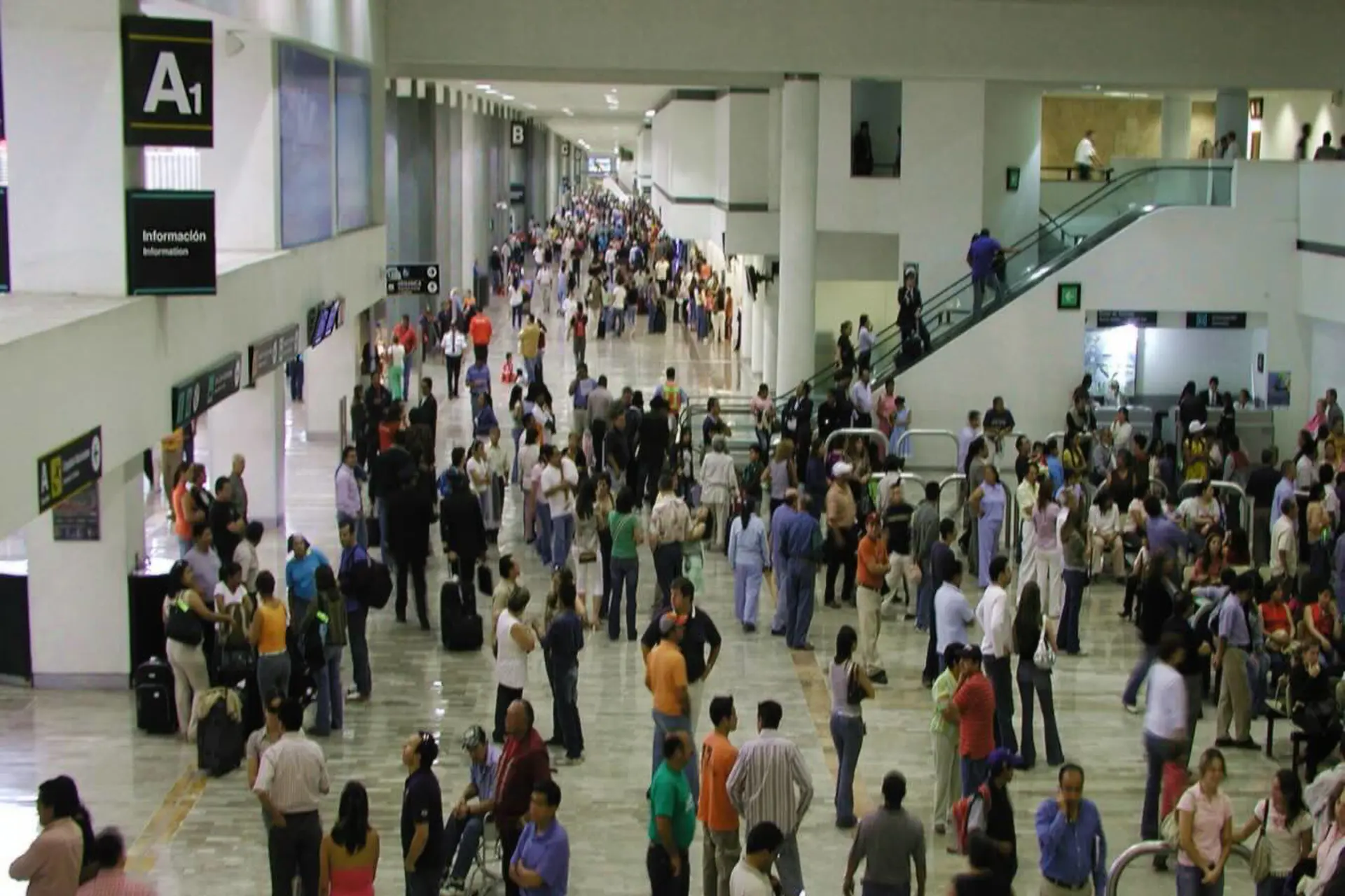 Arriban a México 11 millones 22 mil 128 turistas extranjeros vía aérea Arriban a México 11 millones 22 mil 128 turistas extranjeros vía aérea