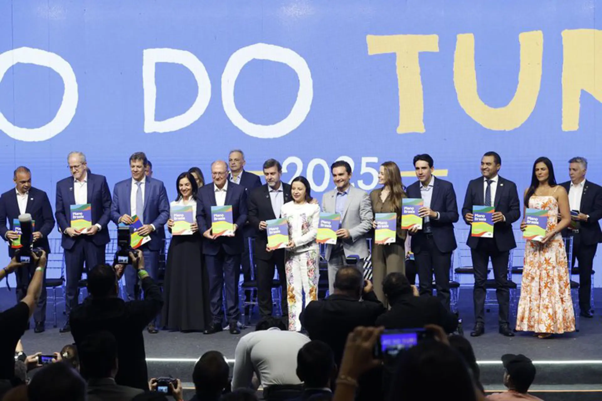 Brasil: El Gobierno entrega el Plan Brasis a los 26 estados y al DF