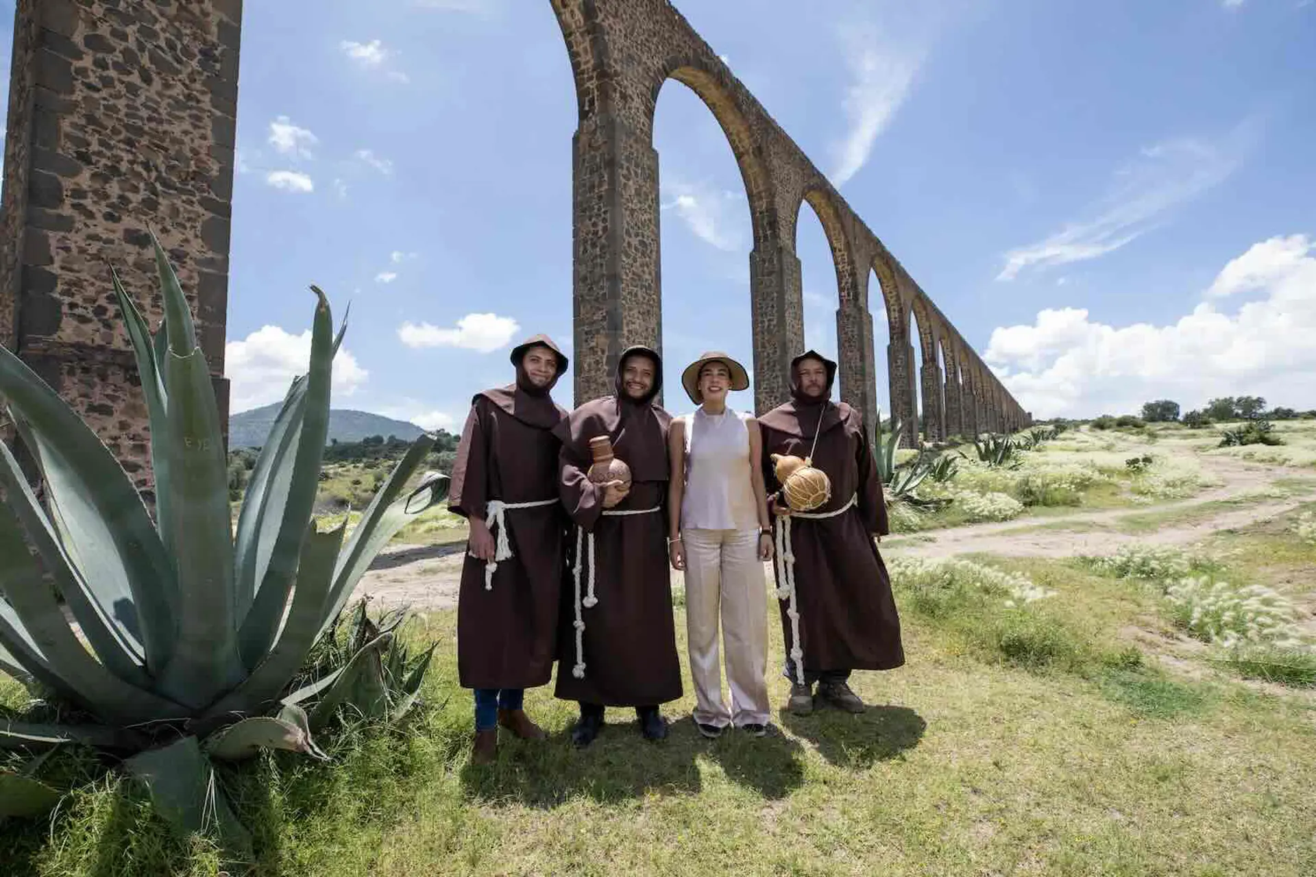 Josefina Rodríguez realiza gira de trabajo por la Ruta de los Dioses Josefina Rodríguez realiza gira de trabajo por la Ruta de los Dioses