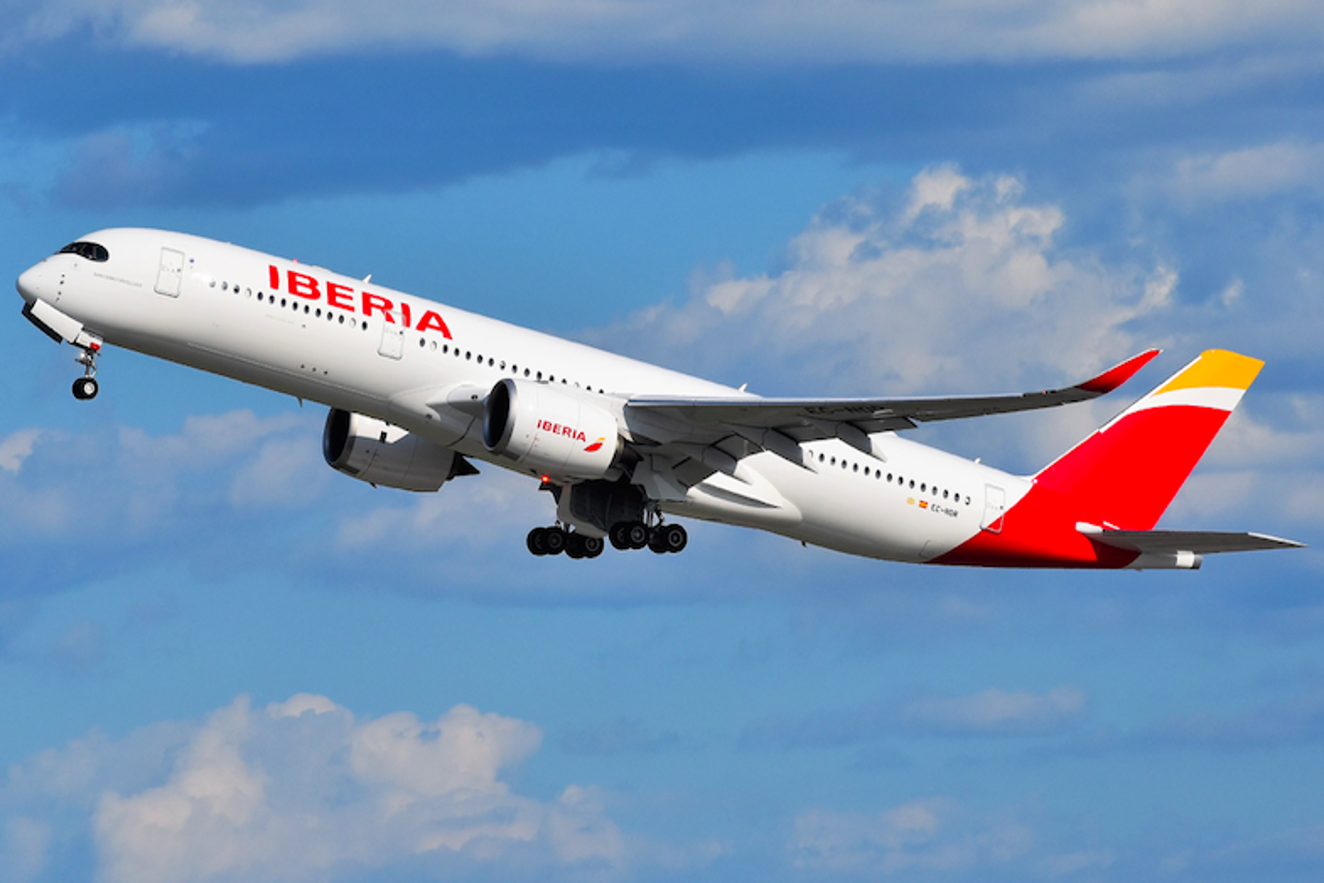 Grupo Iberia cierra el verano con más de 34.000 vuelos operados Grupo Iberia cierra el verano con más de 34.000 vuelos operados
