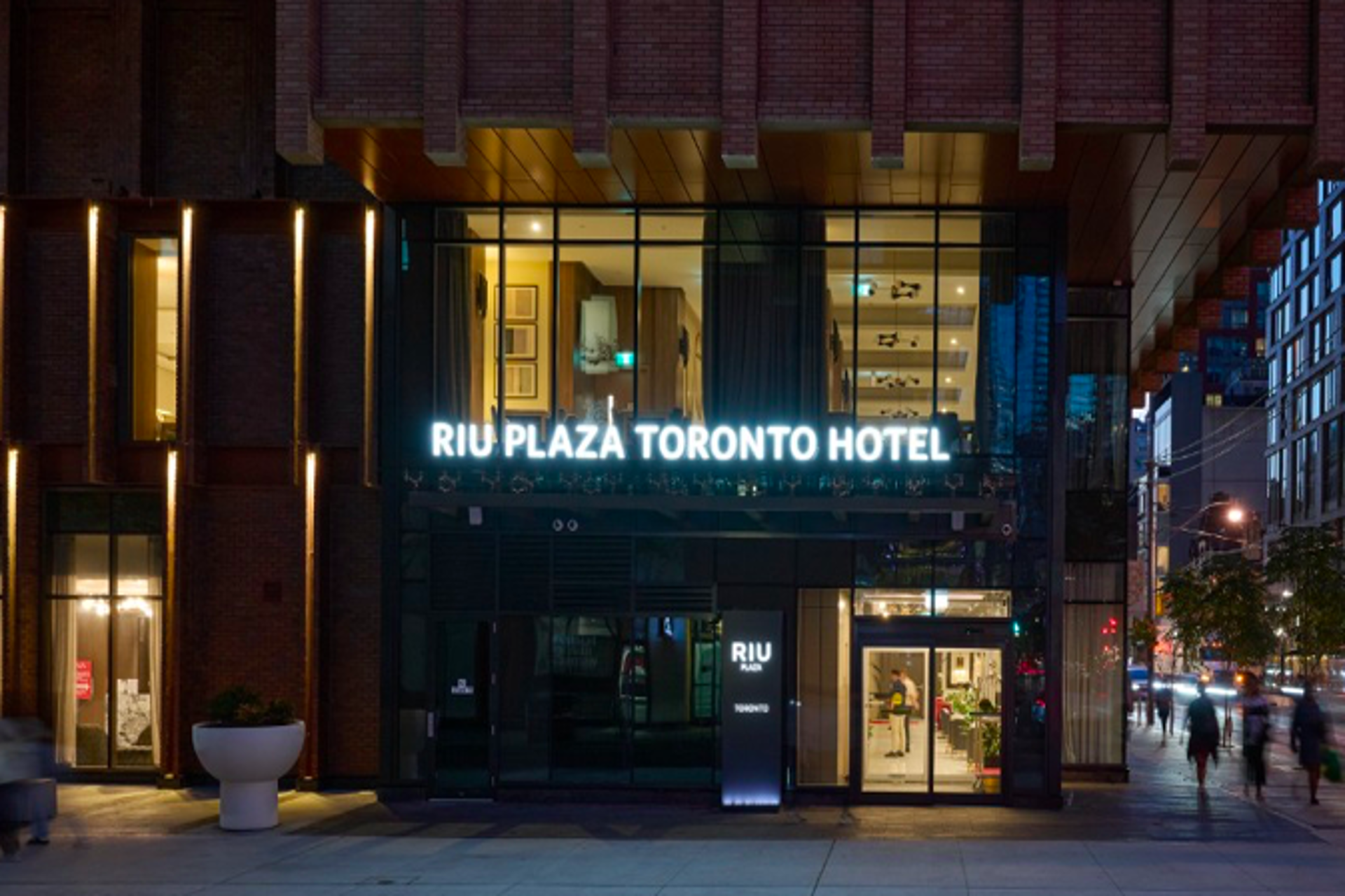 RIU abre su primer hotel en Canadá: el Riu Plaza Toronto