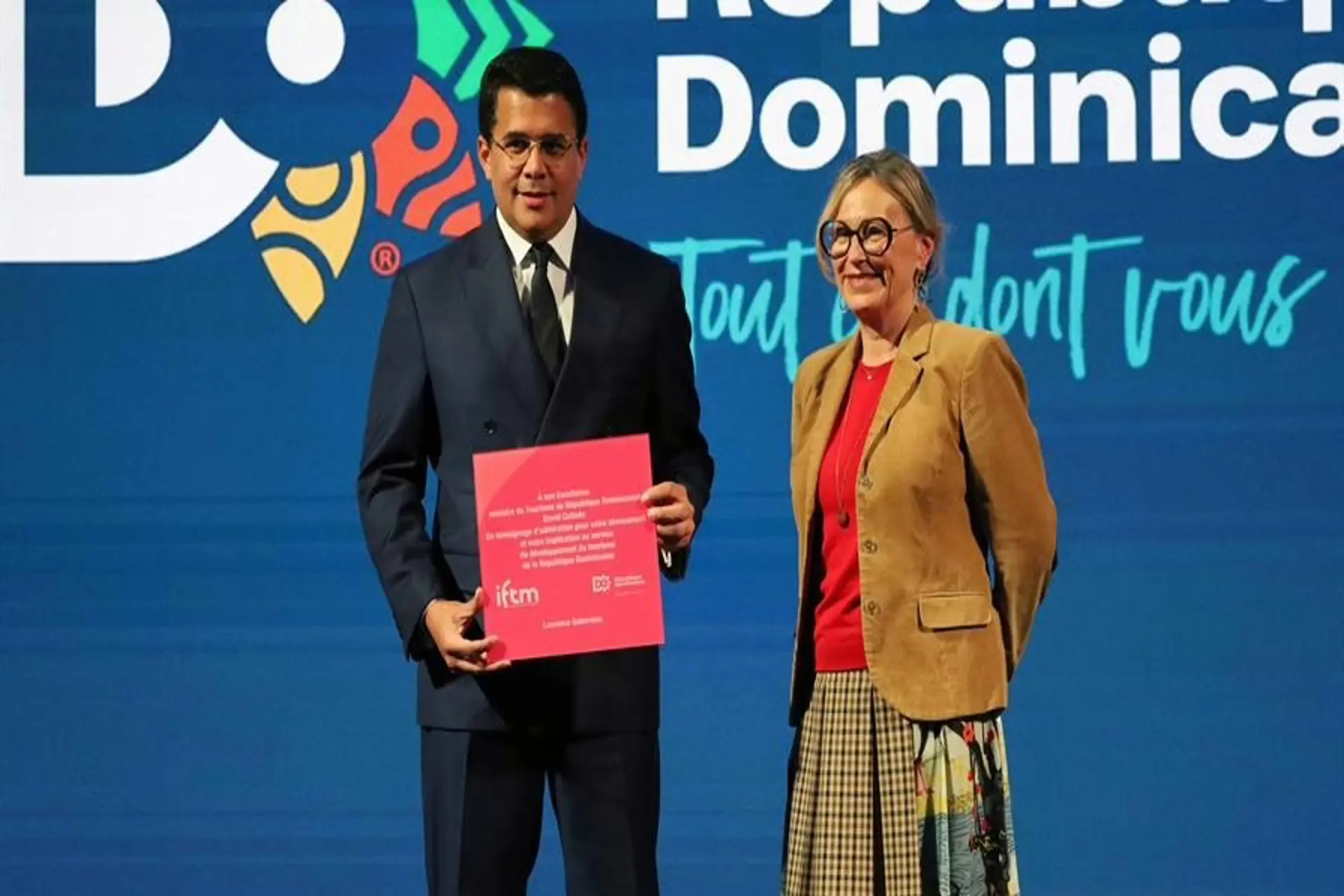 Collado insta a agentes turísticos de Francia a promover a RD 