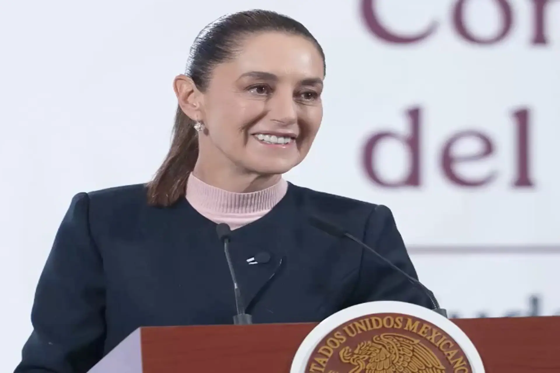 Sheinbaum rechaza cancelación de EU a 13 rutas desde el AIFA y AICM