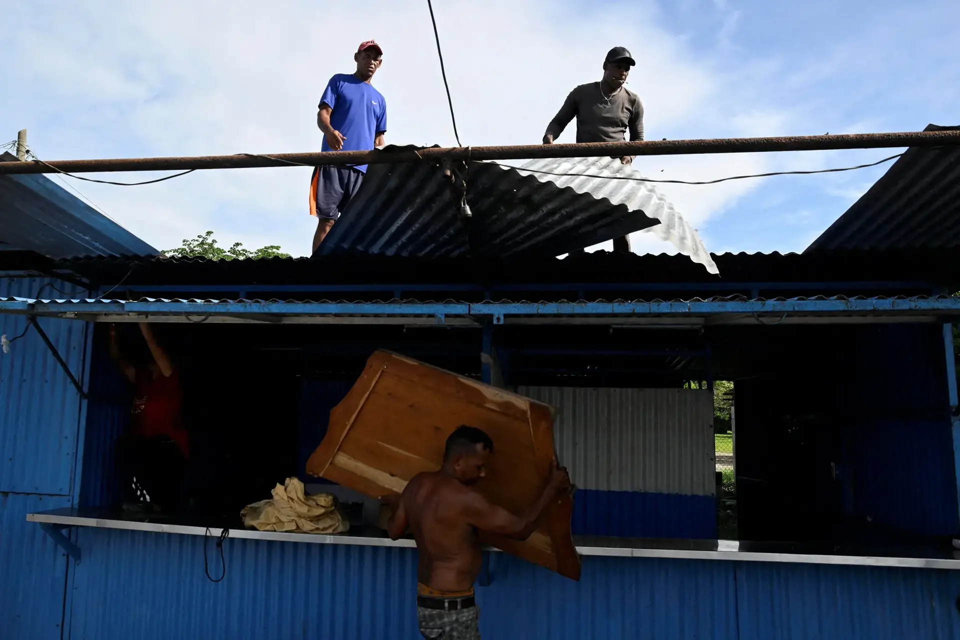 El huracán Melissa deja un rastro de devastación en el Caribe