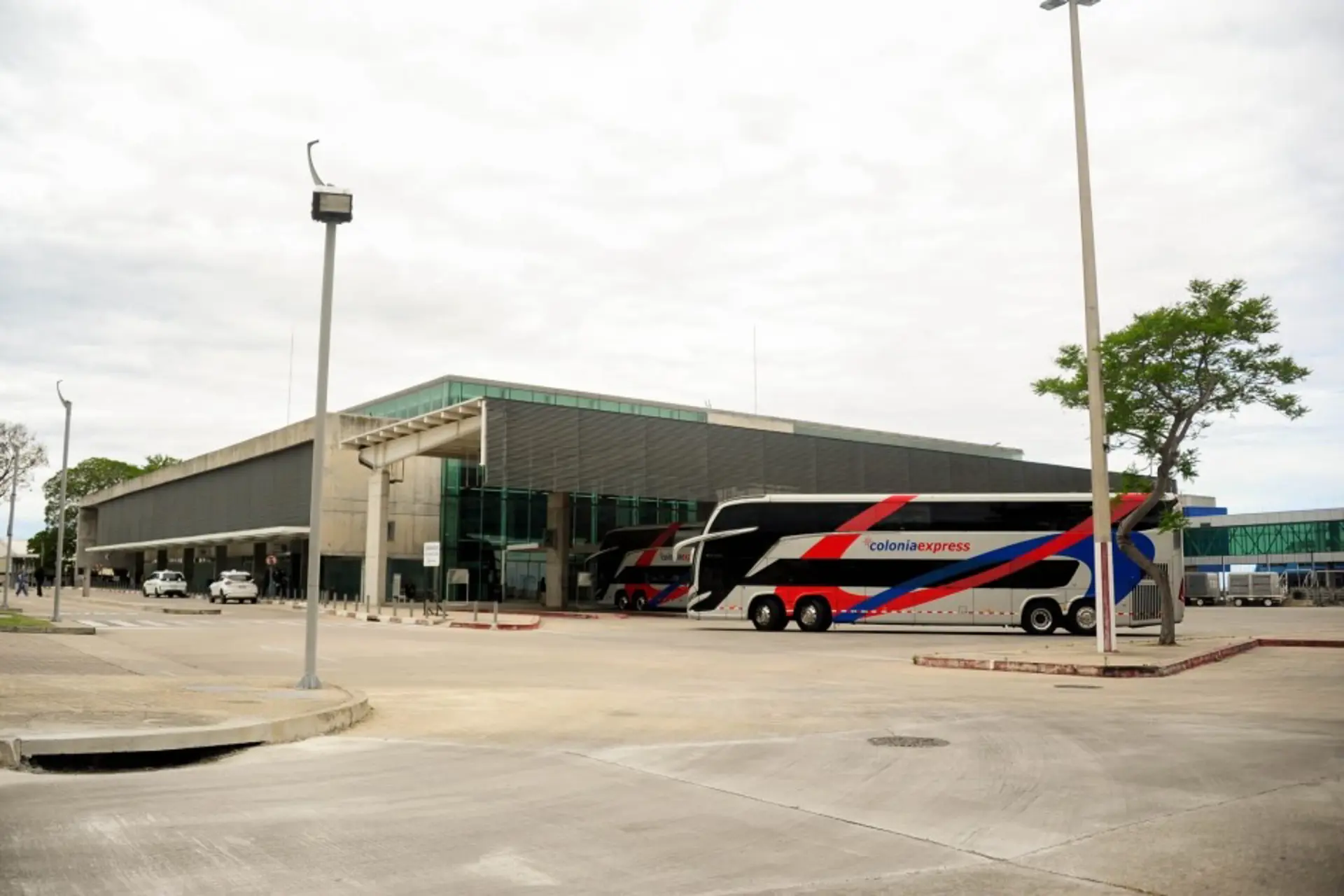 El puerto de Colonia celebra sus 100 años y se prepara para el verano 
