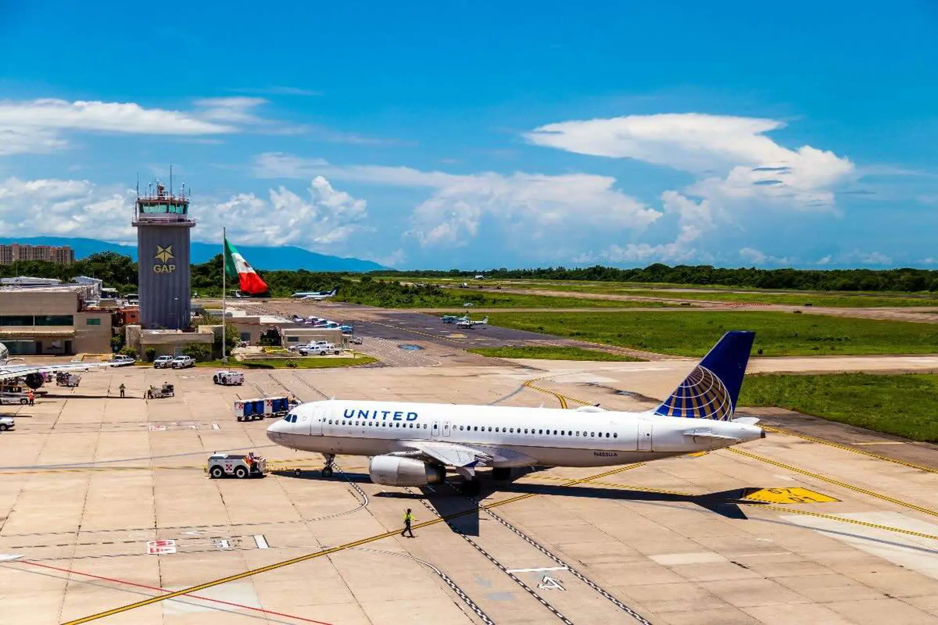 Gran año para United Airlines y Puerto Vallarta
