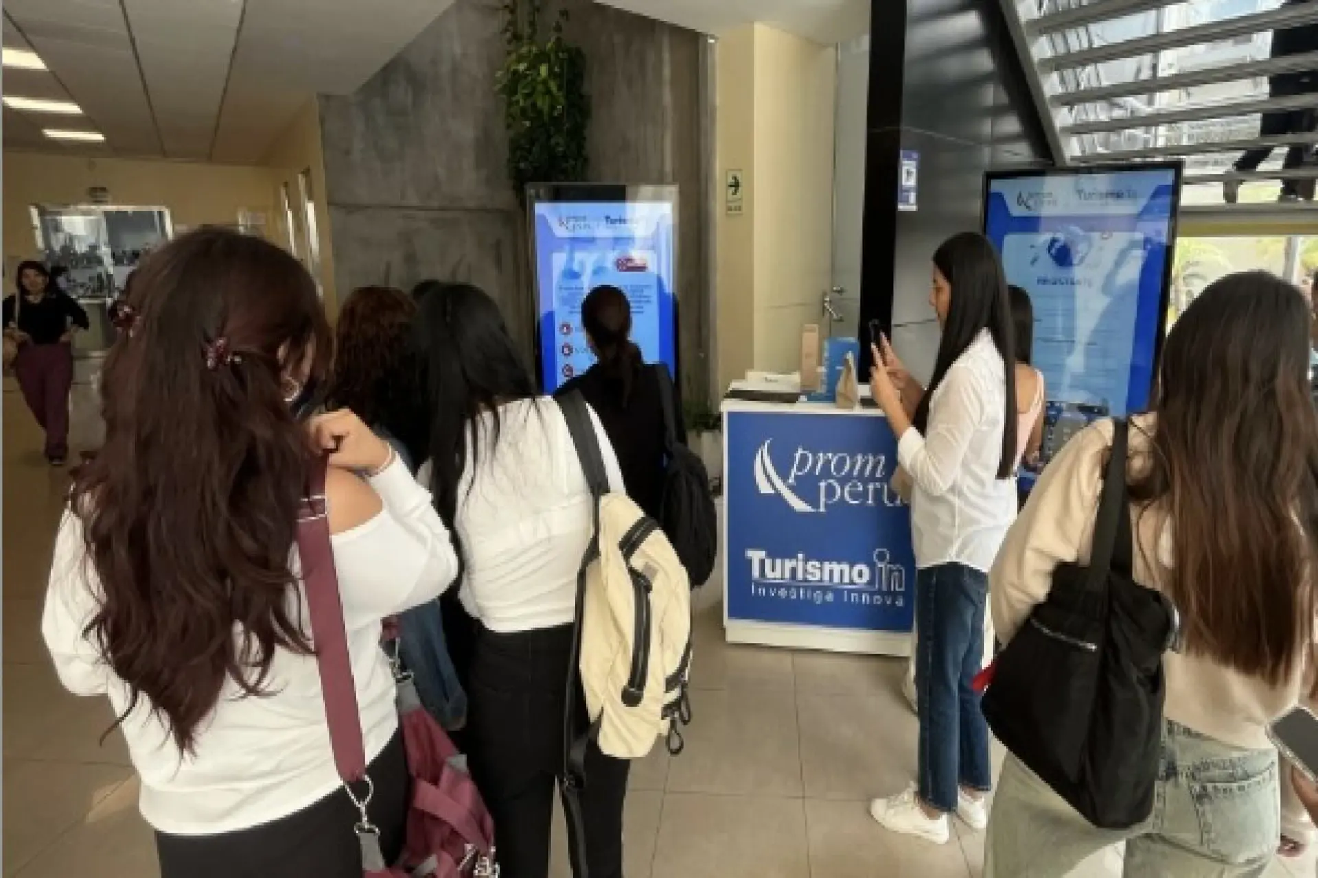 PROMPERÚ impulsa el servicio de Turismo entre estudiantes