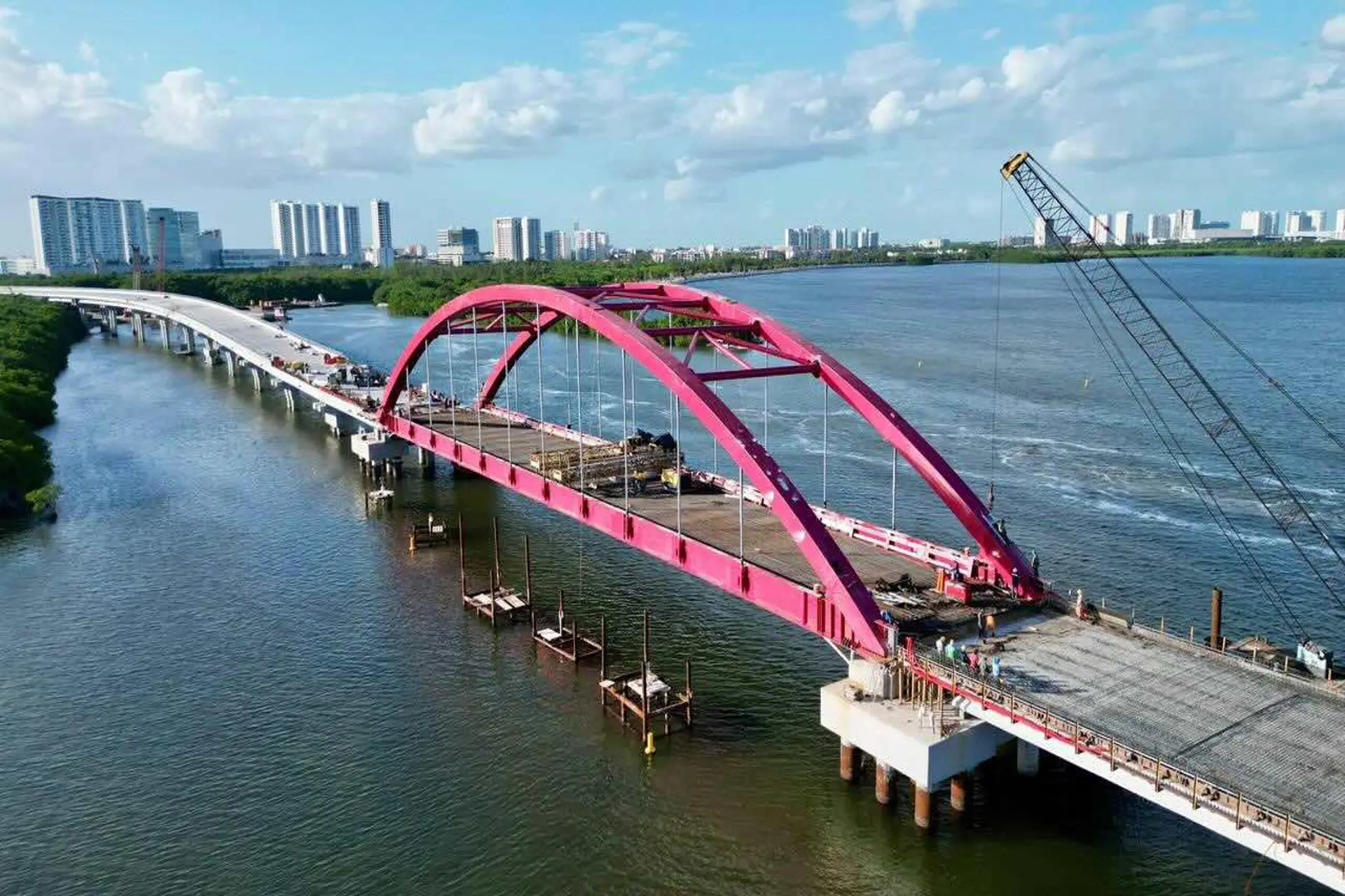 Avanza 90.2%  construcción del Puente de la Laguna Nichupté en Cancún