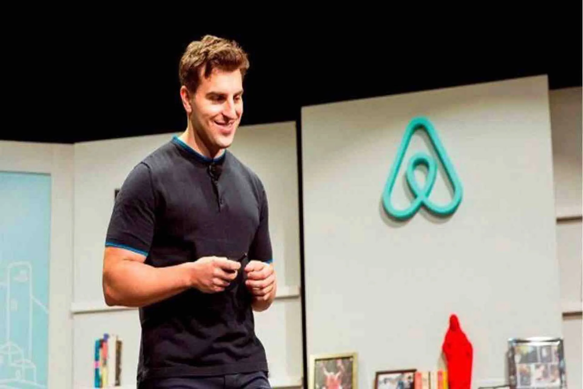 El CEO de Airbnb cobro un bono de USD 120 millones en 2020 con el IPO