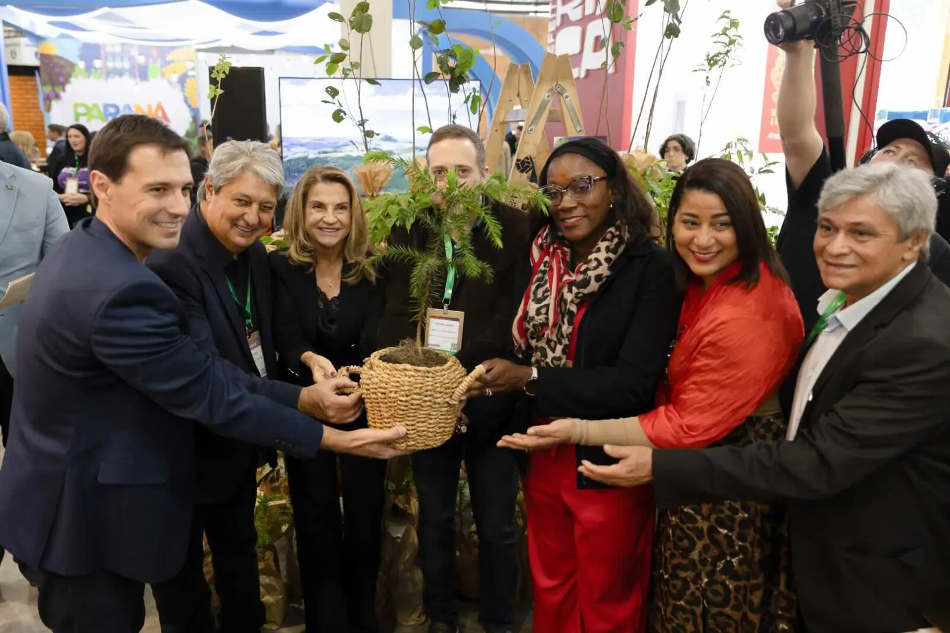 Festuris: El Árbol de la Integración rinde homenaje a Costa Rica.