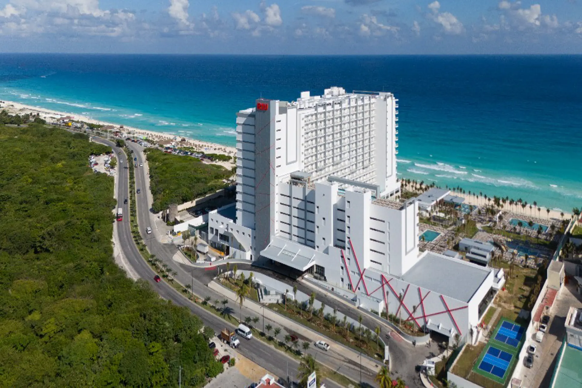 RIU Hotels & Resorts abre su sexto hotel en Cancún:el Riu Ventura