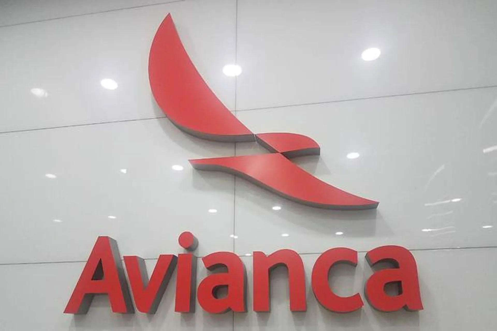 Avianca cobrará recargos por venta de pasajes en los GDS 