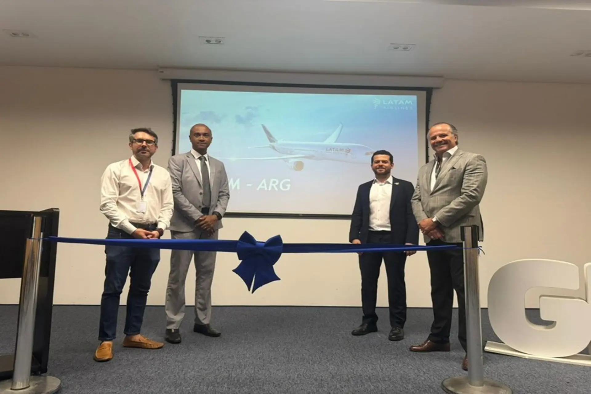 LATAM y GRU Airport celebran nueva ruta directa a Rosario, Argentina