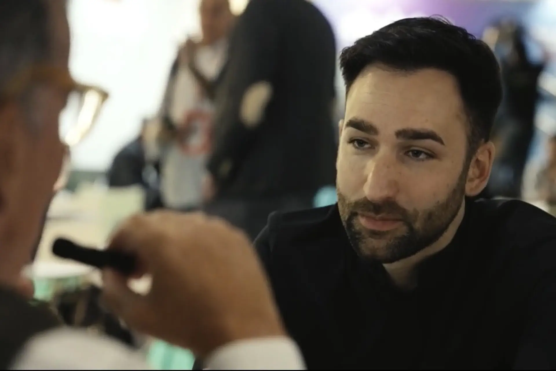 FITUR: Maya lleva la IA al negocio de los viajes y se expande en LATAM