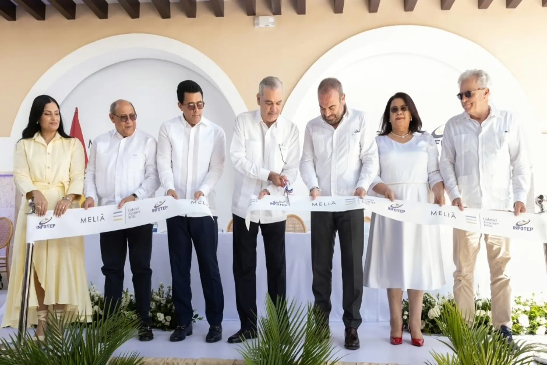 Inaugura  P. Cana la Escuela de Hostelería y Turismo Gabriel Escarrer 