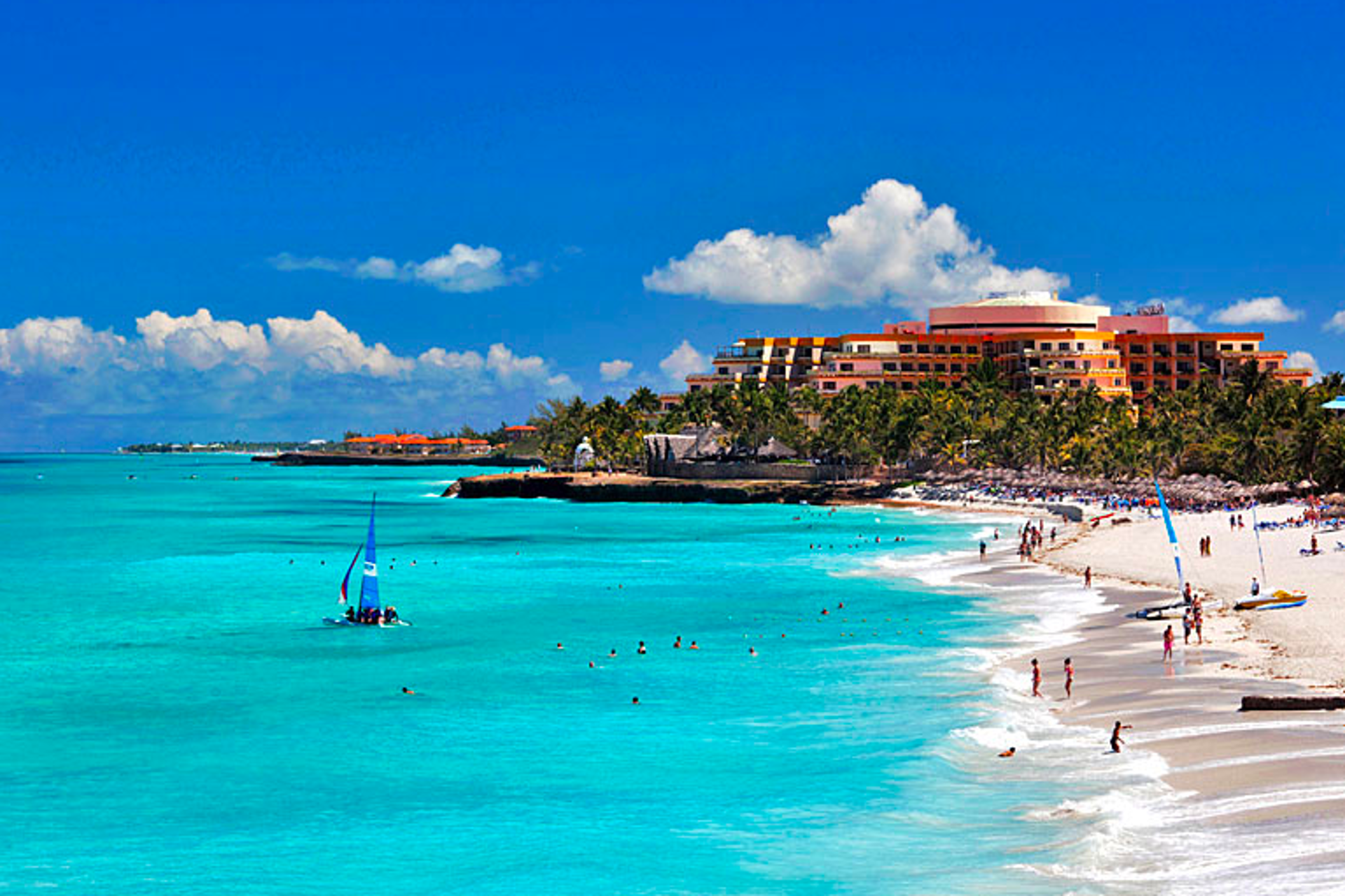 Cubastroika: Cuba apuesta al turismo para abrir su economía