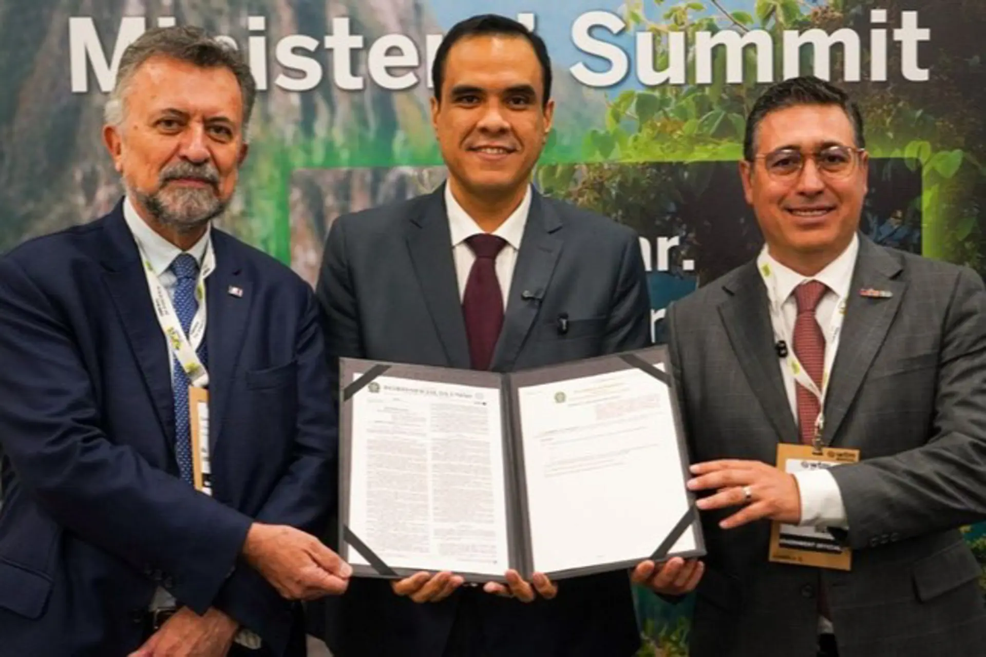 Brasil propone a Latam bajar costos aéreos ante guerra mundial global