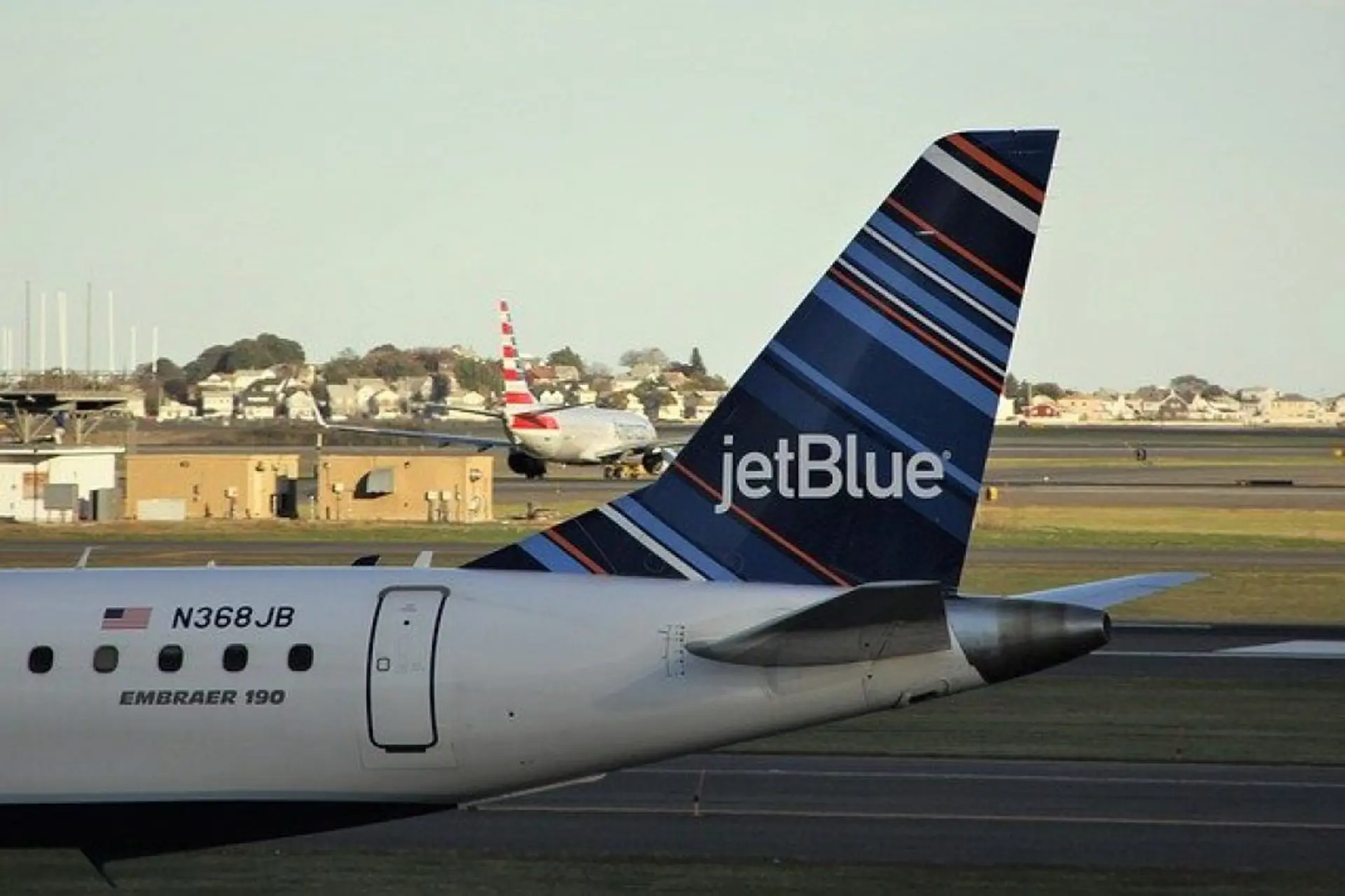 El fundador de JetBlue advierte que la aerolínea podría quebrar 