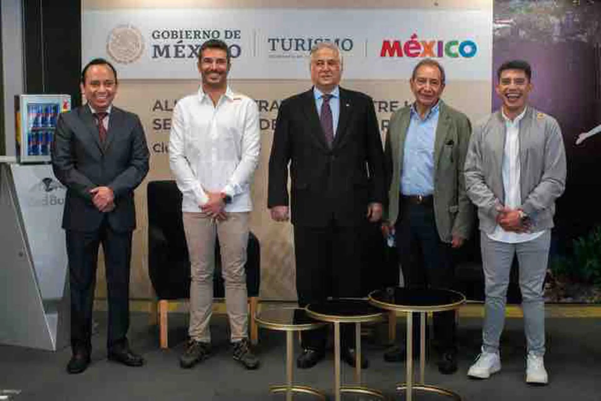 Sectur firma con Checo Pérez y Red Bull para promocionar Mexico