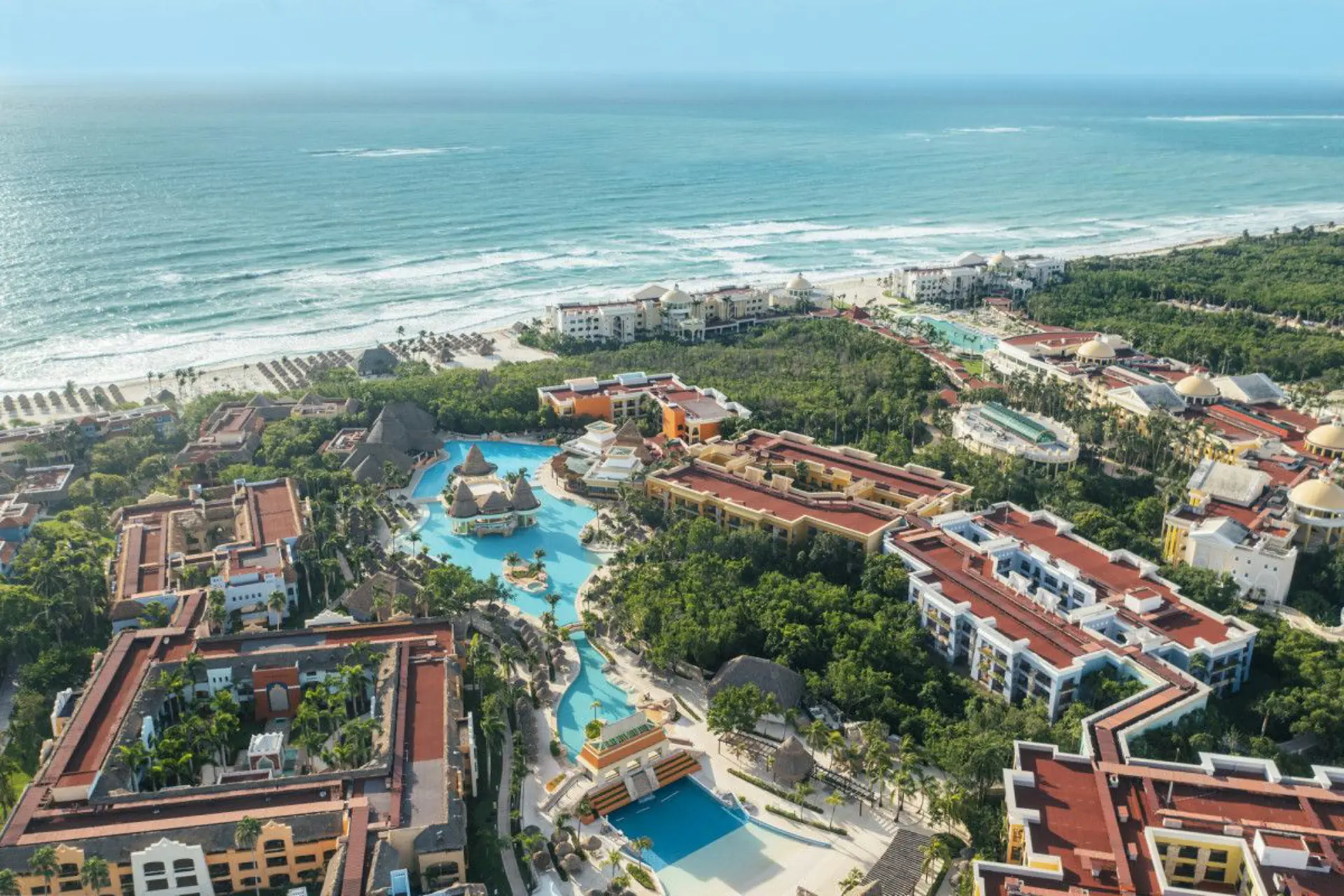 Iberostar lleva su compromiso sostenible a hoteles y destinos