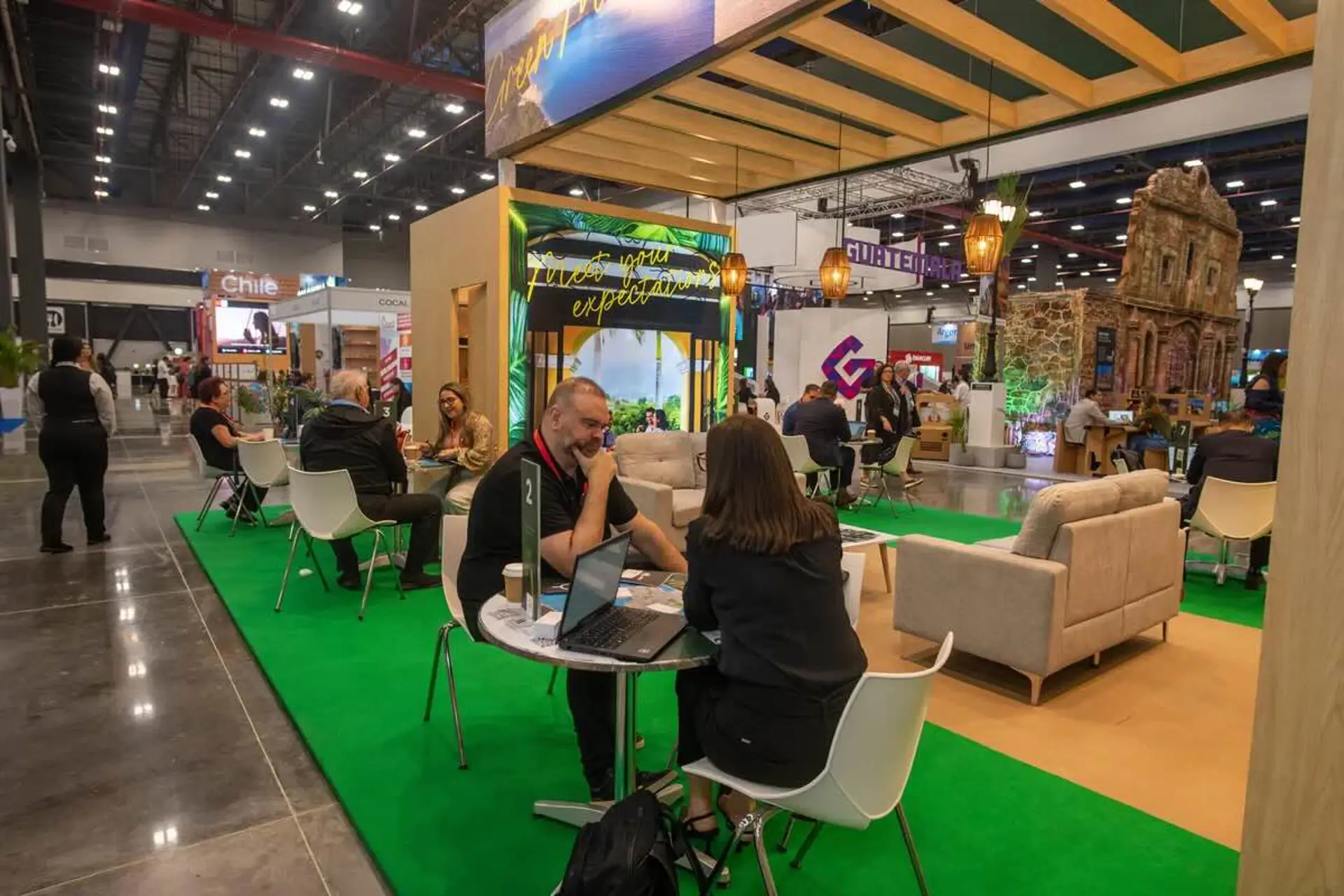 Brasil  recibe premio durante la FIEXPO Latinoamérica