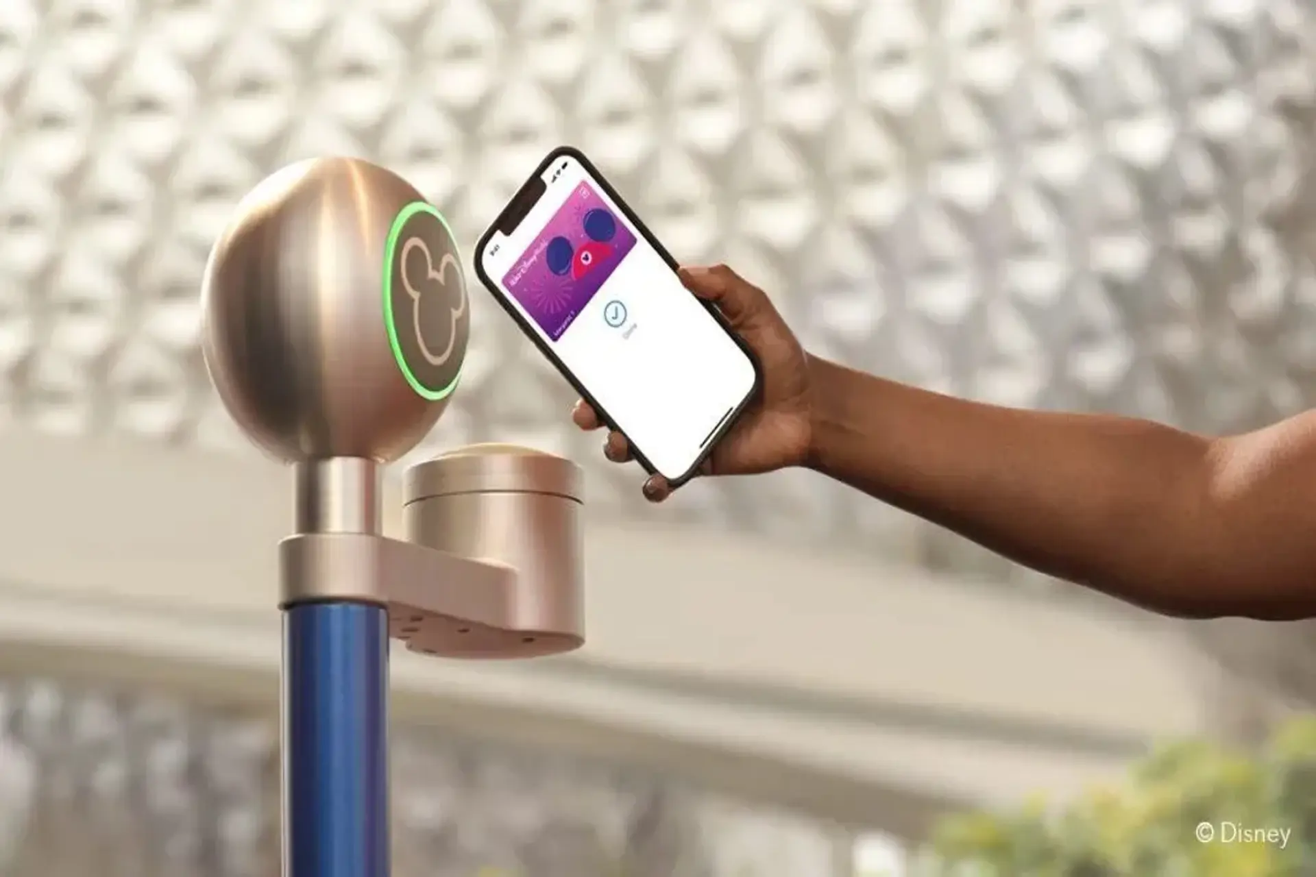 Disney y Apple transforman la llave del hotel