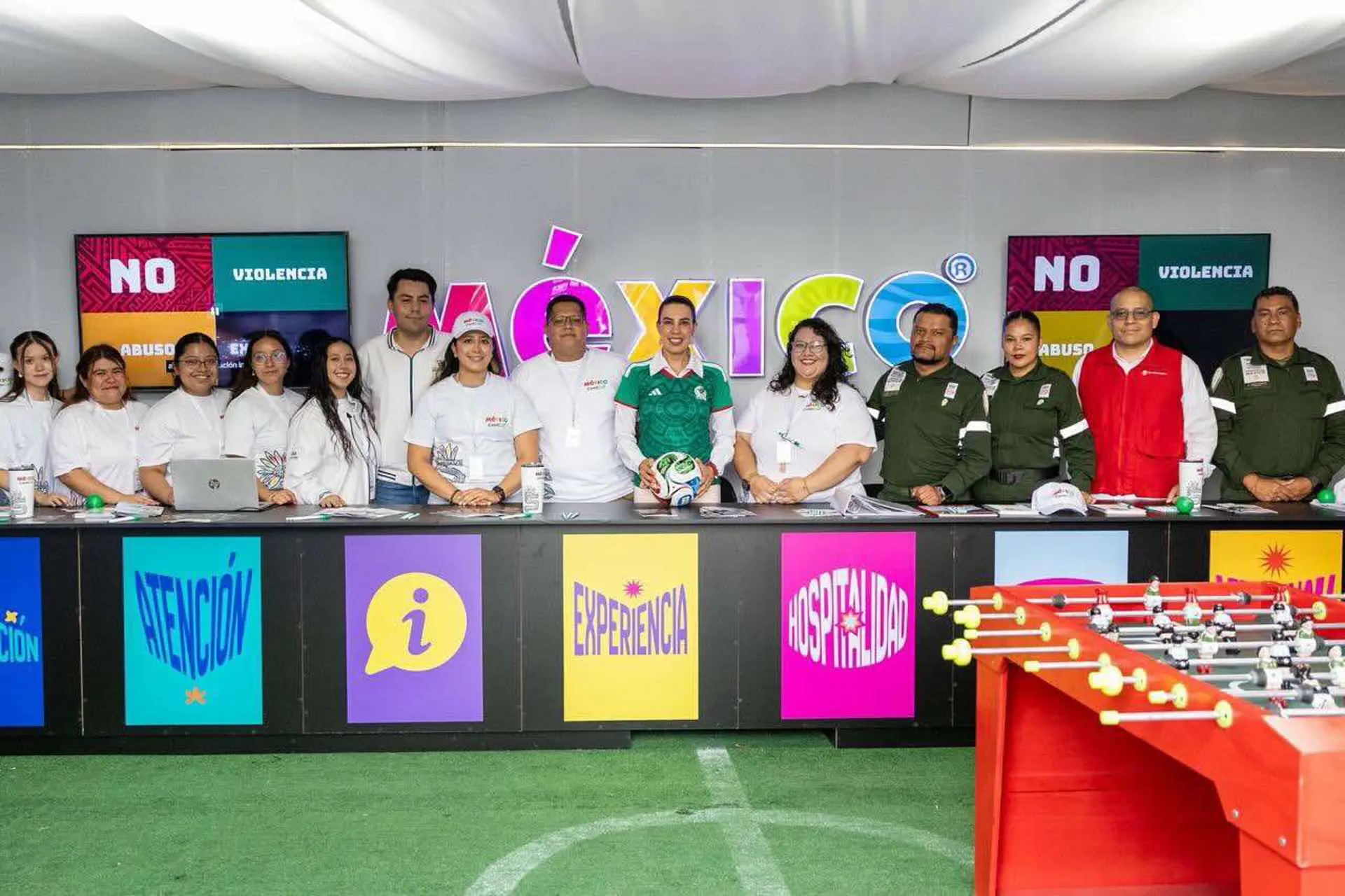 Visitantes recibieron orientación en los Quioscos México ContiGO 