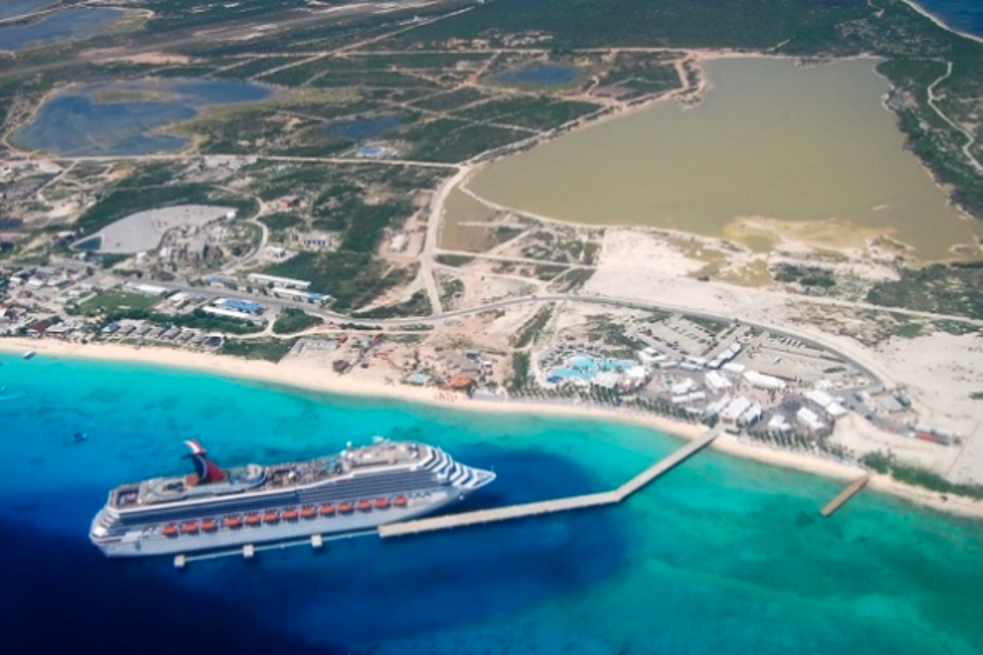 EE.UU. lanza alerta de viaje a las Islas Turcas y Caicos por riesgos 