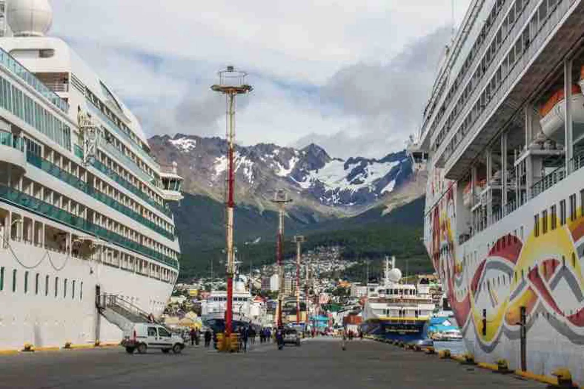 Ushuaia lista y a la espera tener una buena temporada de cruceros