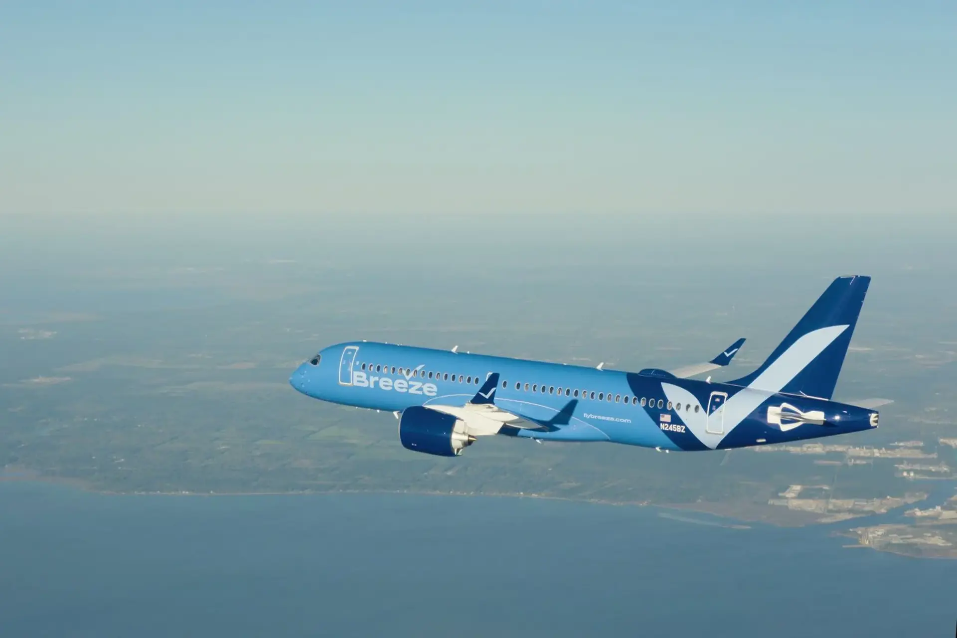 Breeze Airways inauguró sus vuelos a Costa Rica
