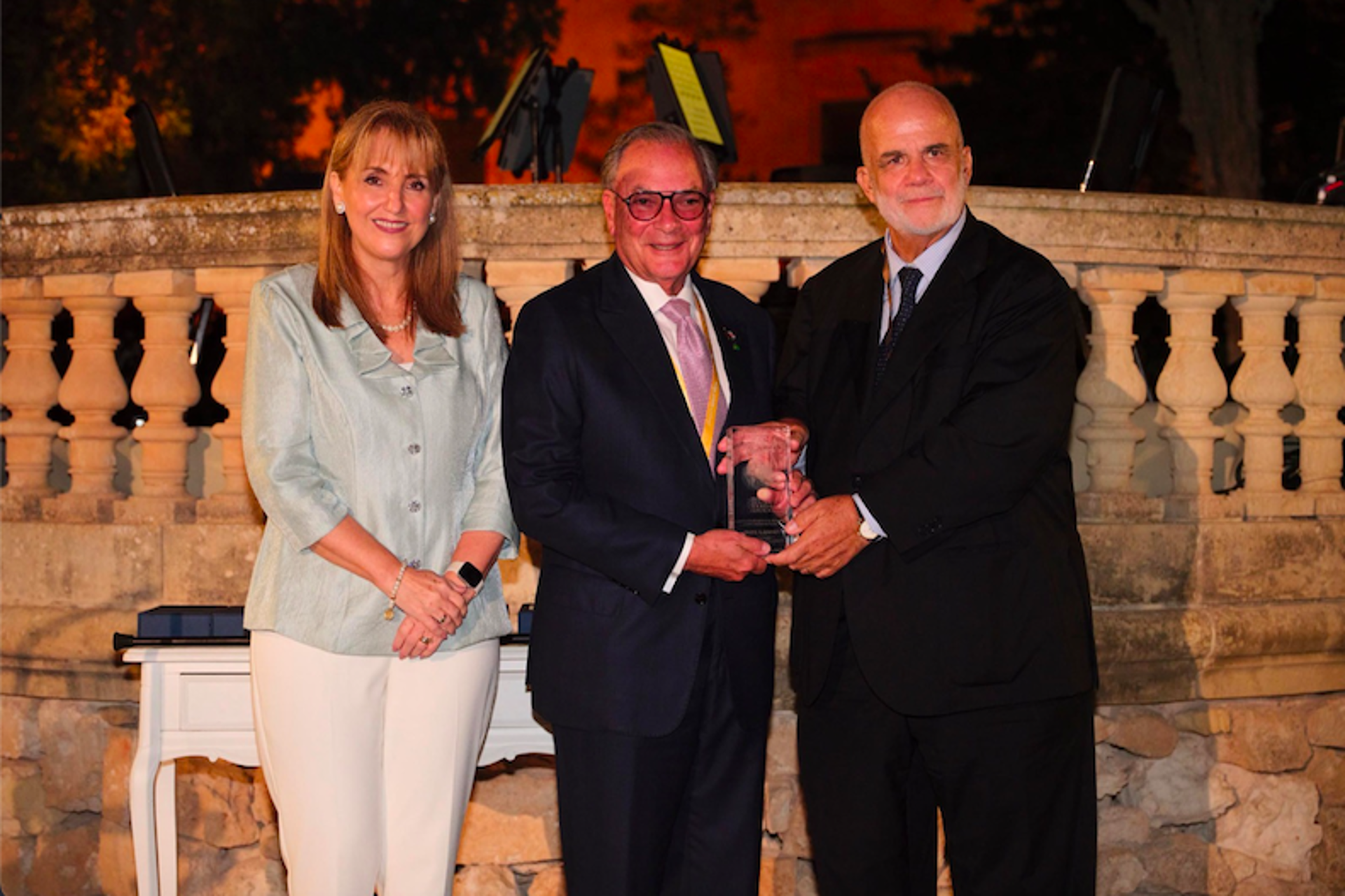 WTTC premió a Frank Rainieri por su rol en el desarrollo de Punta Cana