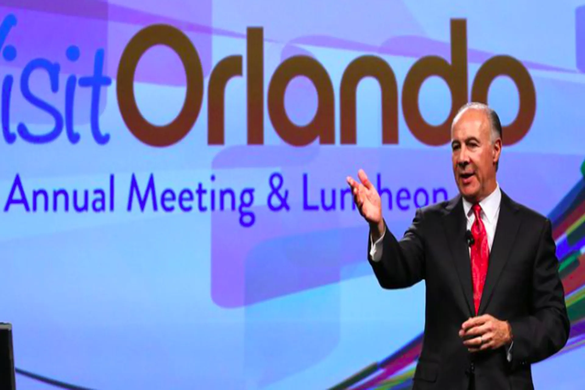 Visit Orlando CEO George Aguel renuncia en plena crisis turística Visit Orlando CEO George Aguel renuncia en plena crisis turística
