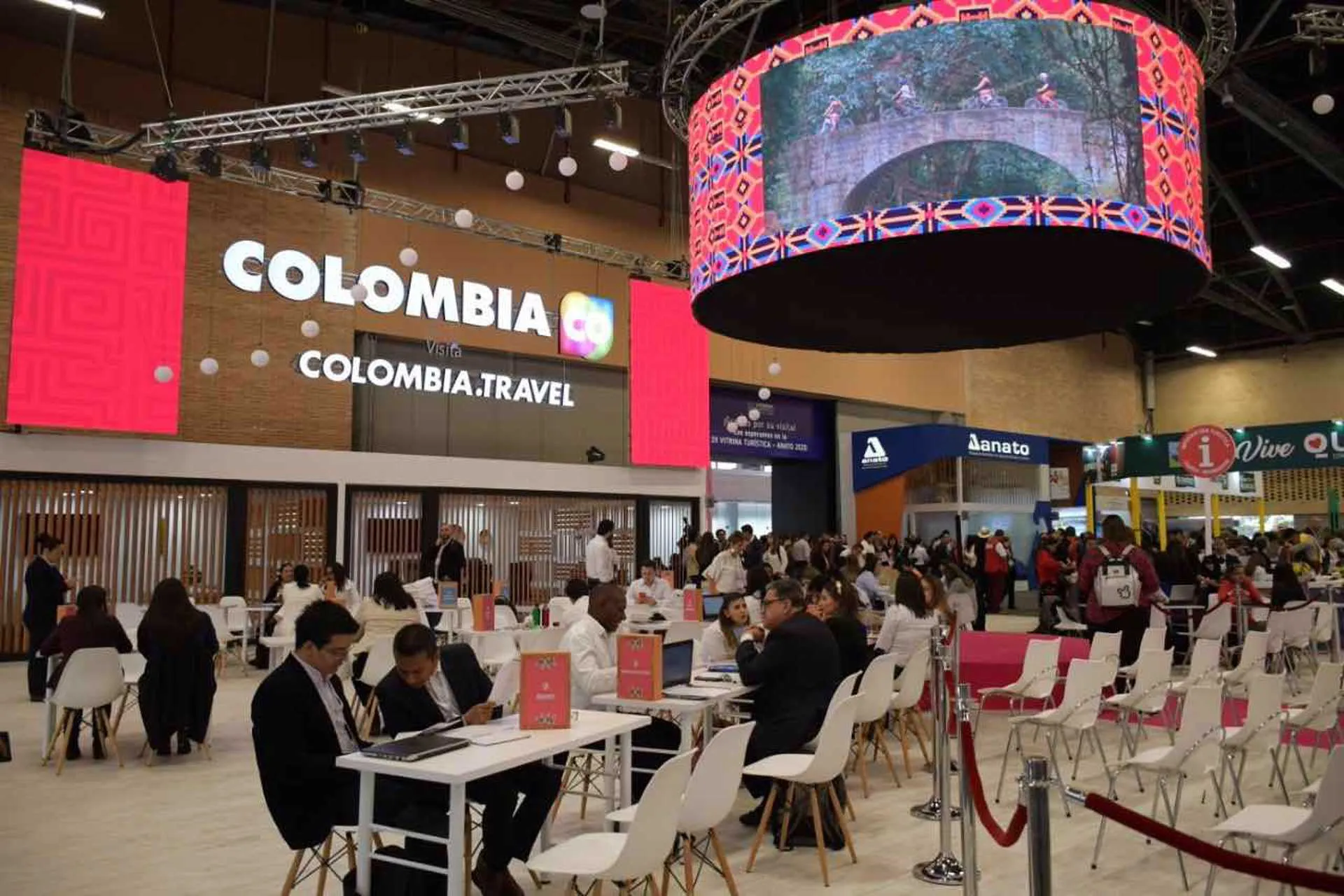 Colombia exhorta a países a poner fin de las restricciones para viajar