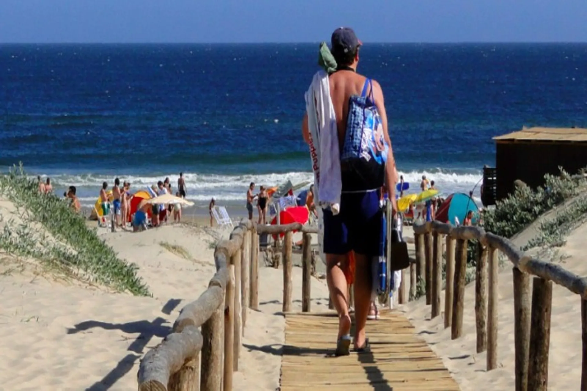 Menos Argentinos a Uruguay y mas Uruguayos a Argentina este verano