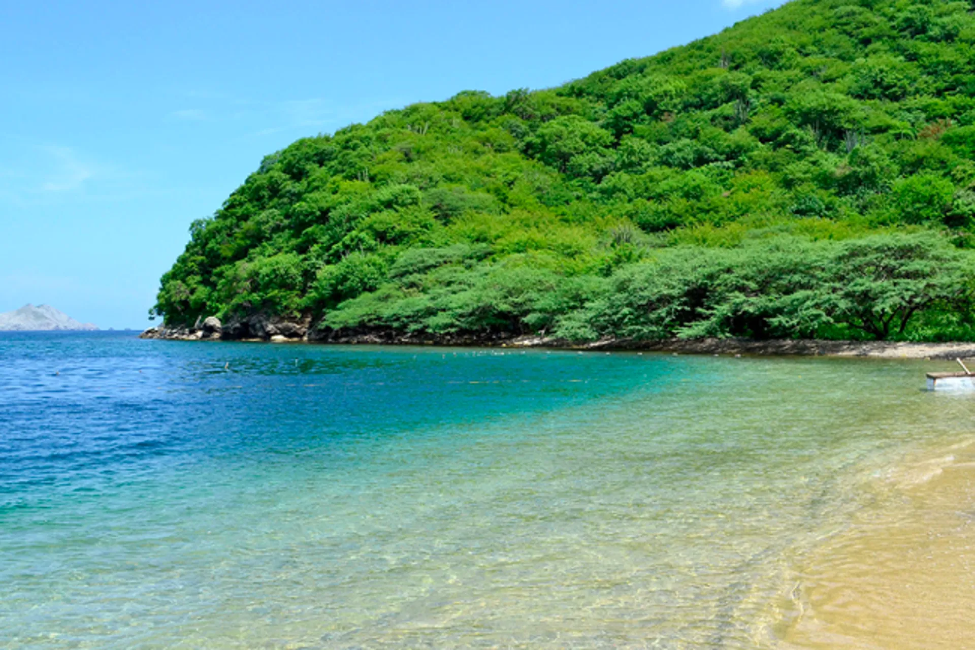 En fase de apertura, Colombia habilita sus playas al turismo doméstico con protocolos