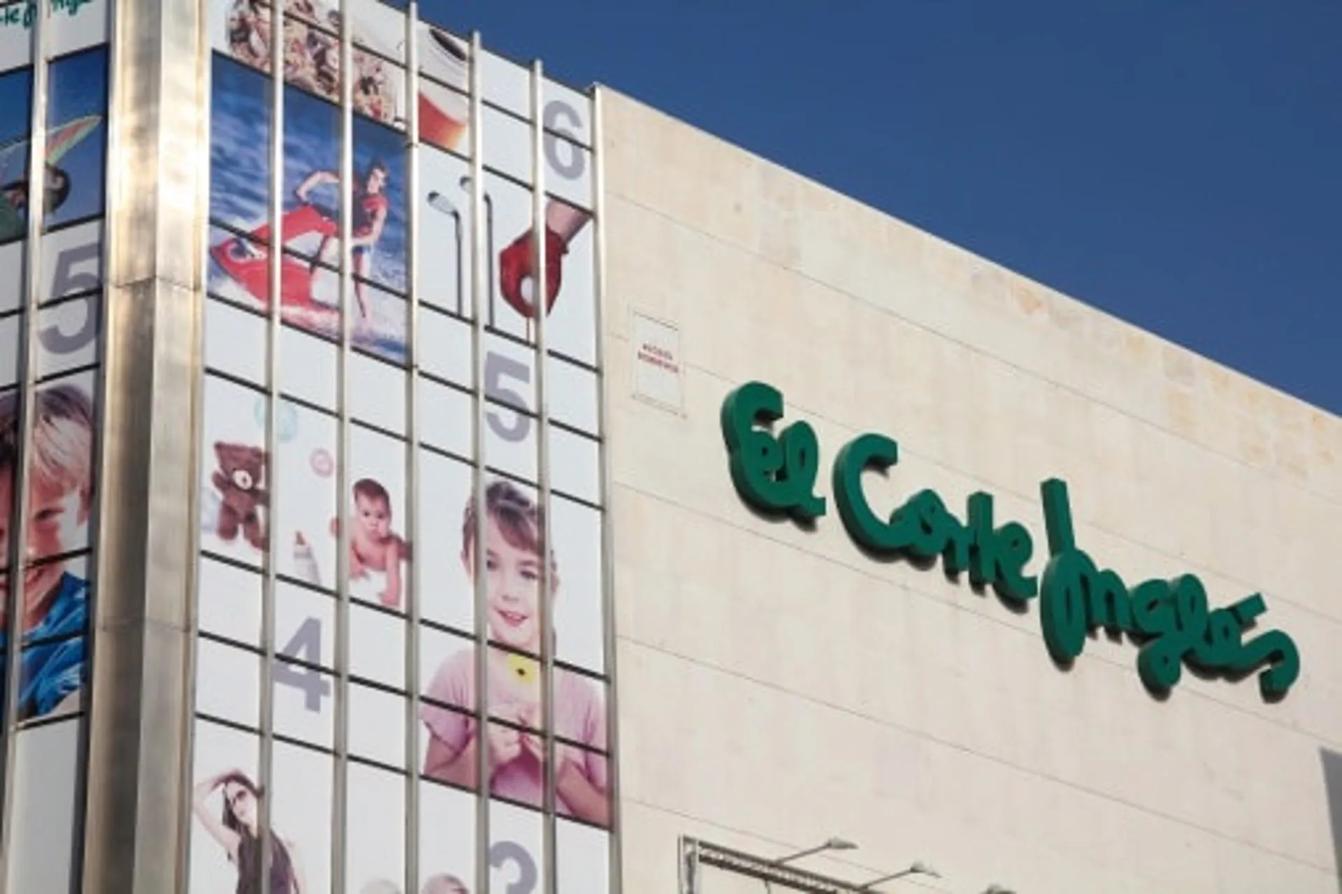 El Corte Inglés cierra 277 de sus 400 agencias a la calle