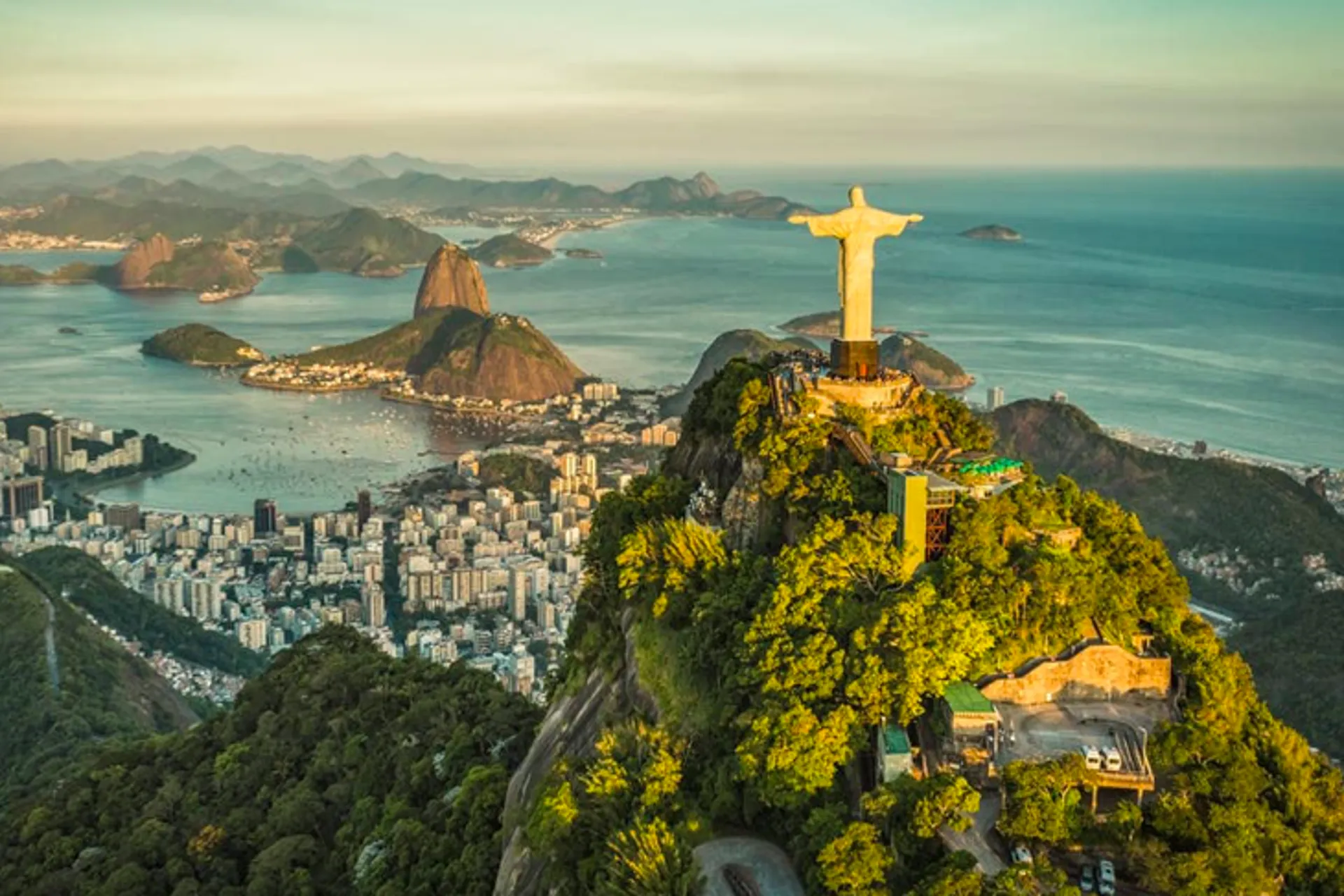 En Rio de Janeiro prohiben ir a la playa hasta que haya vacuna