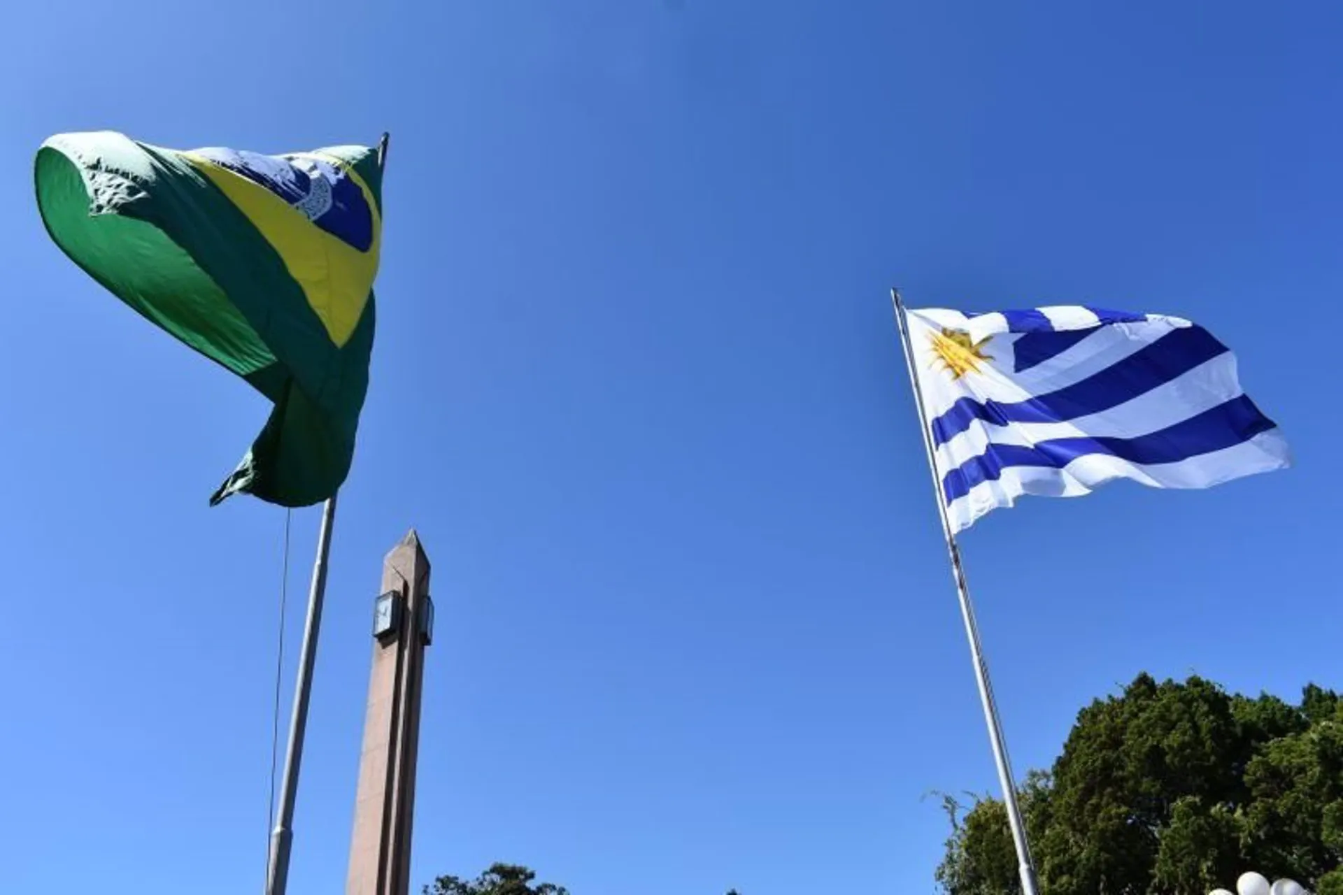 Brasil y Uruguay levantan todas las restricciones a viajeros vacunados