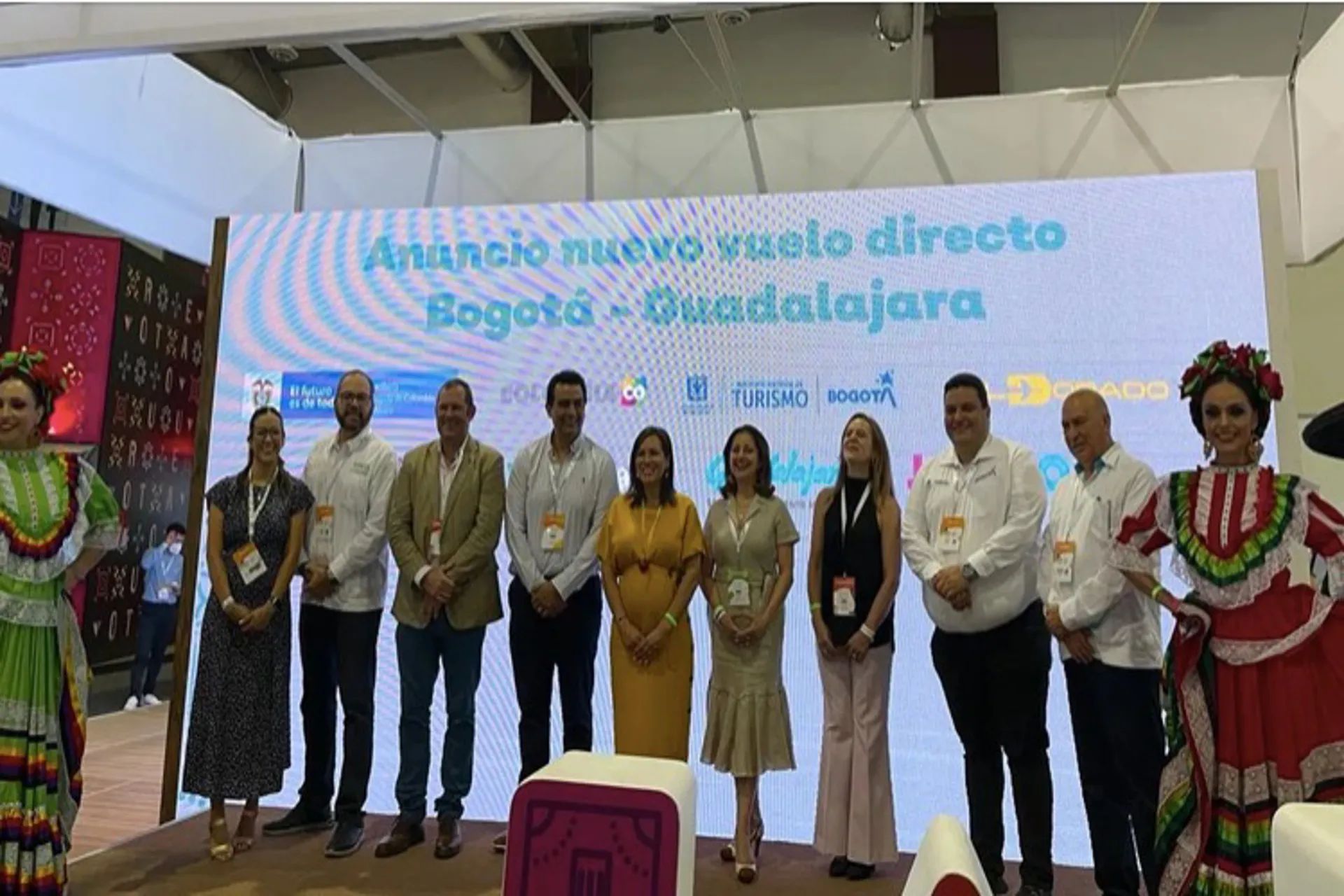 Tianguis: Viva Aerobus anuncia ruta Guadalajara - Bogota