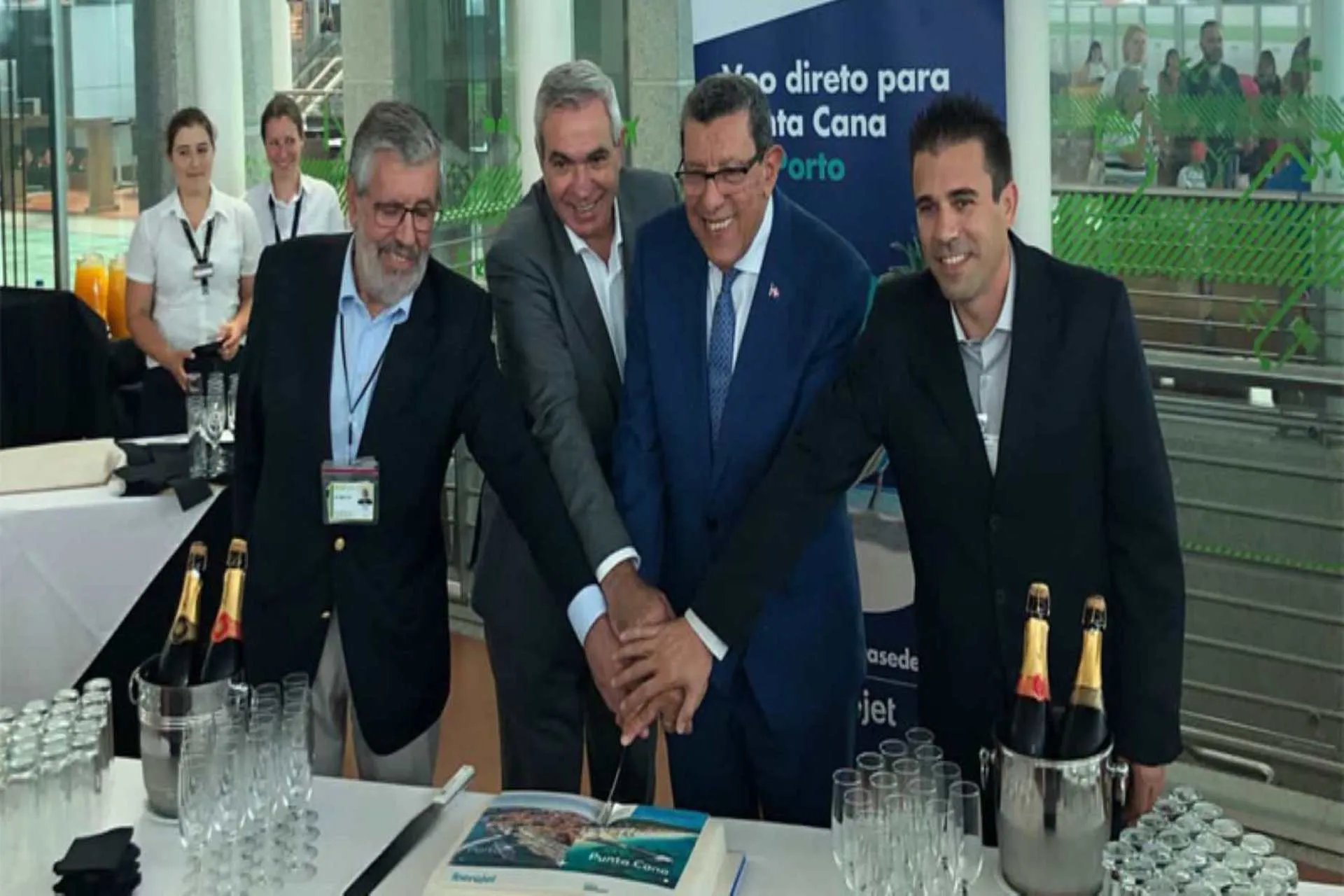 Iberojet inaugura su vuelo directo desde Oporto a Punta Cana Iberojet inaugura su vuelo directo desde Oporto a Punta Cana