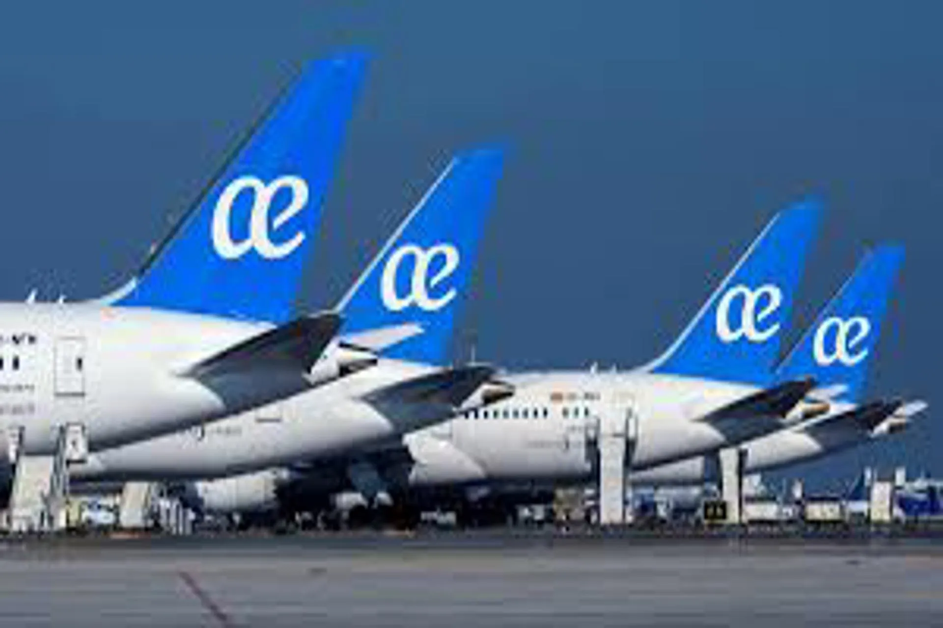 SI Air Europa no recibe ayuda, Iberia se la podría quedar por 1 Euro