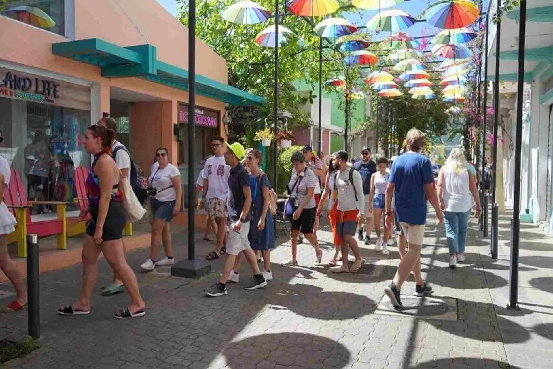 Llegan 14 mil cruceristas a Puerto Plata tras Fiona