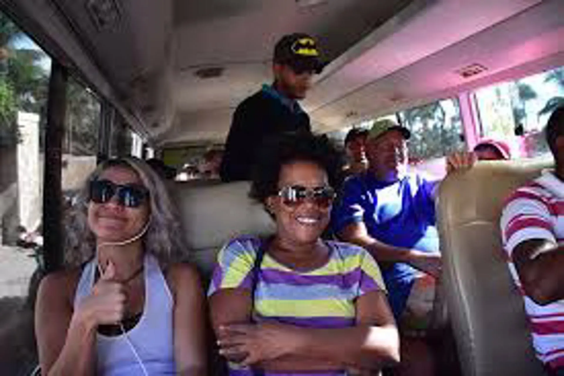 Las guaguas turisticas son un peligro carretero en bávaro