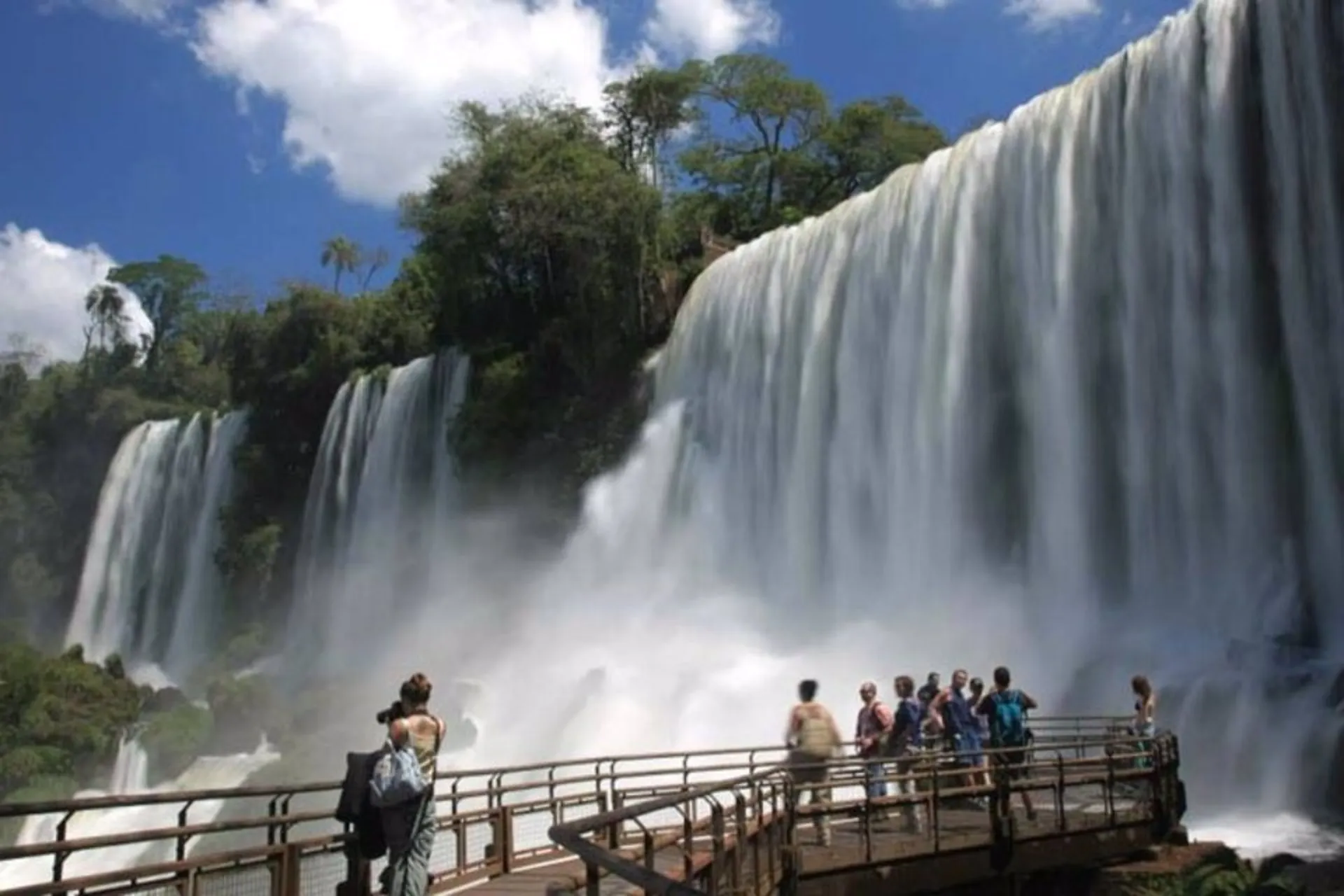 Reabren Cataratas pero seguirá cerrada la Garganta del Diablo