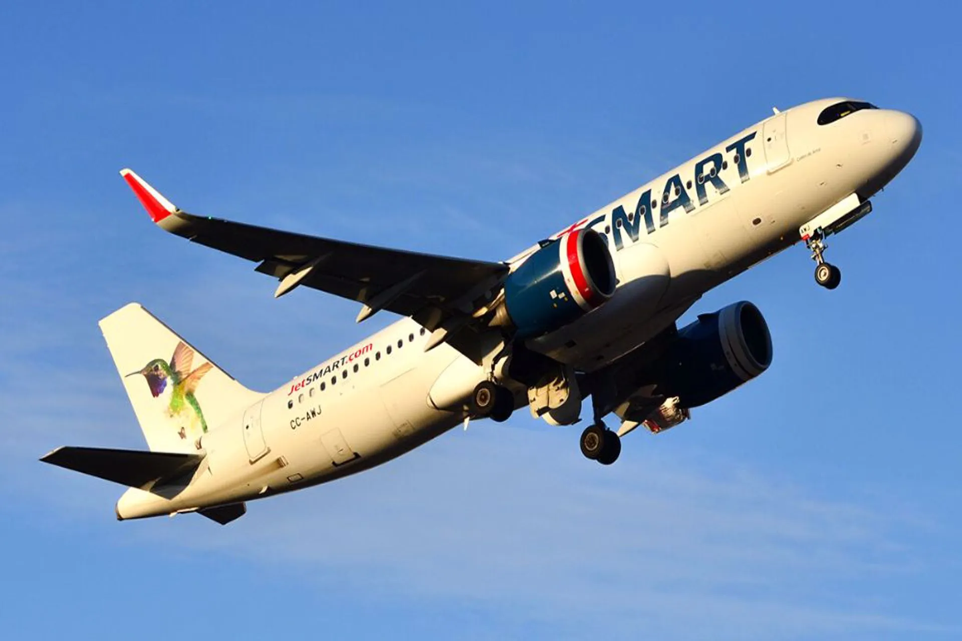 JetSMART solicitó abrir una filial en Colombia para vuelos nacionales