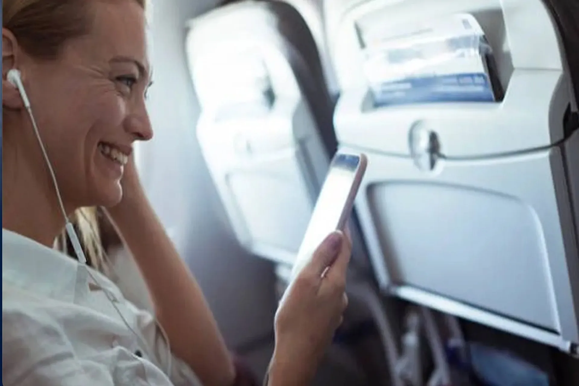 UE permitirá llamadas y uso de móviles en vuelos a partir de 2023 