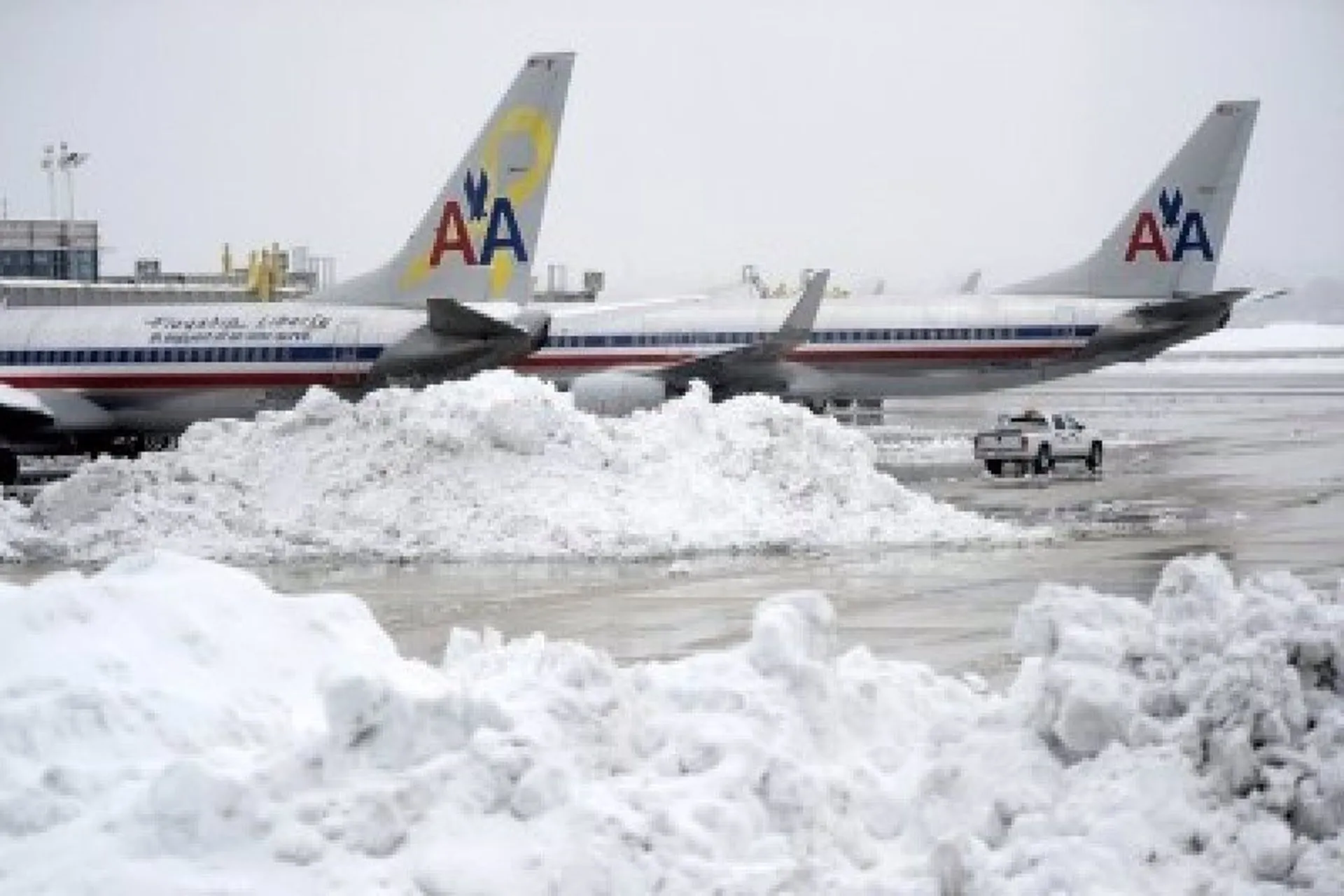 Tormentas invernales complican la demanda vacacional en EEUU