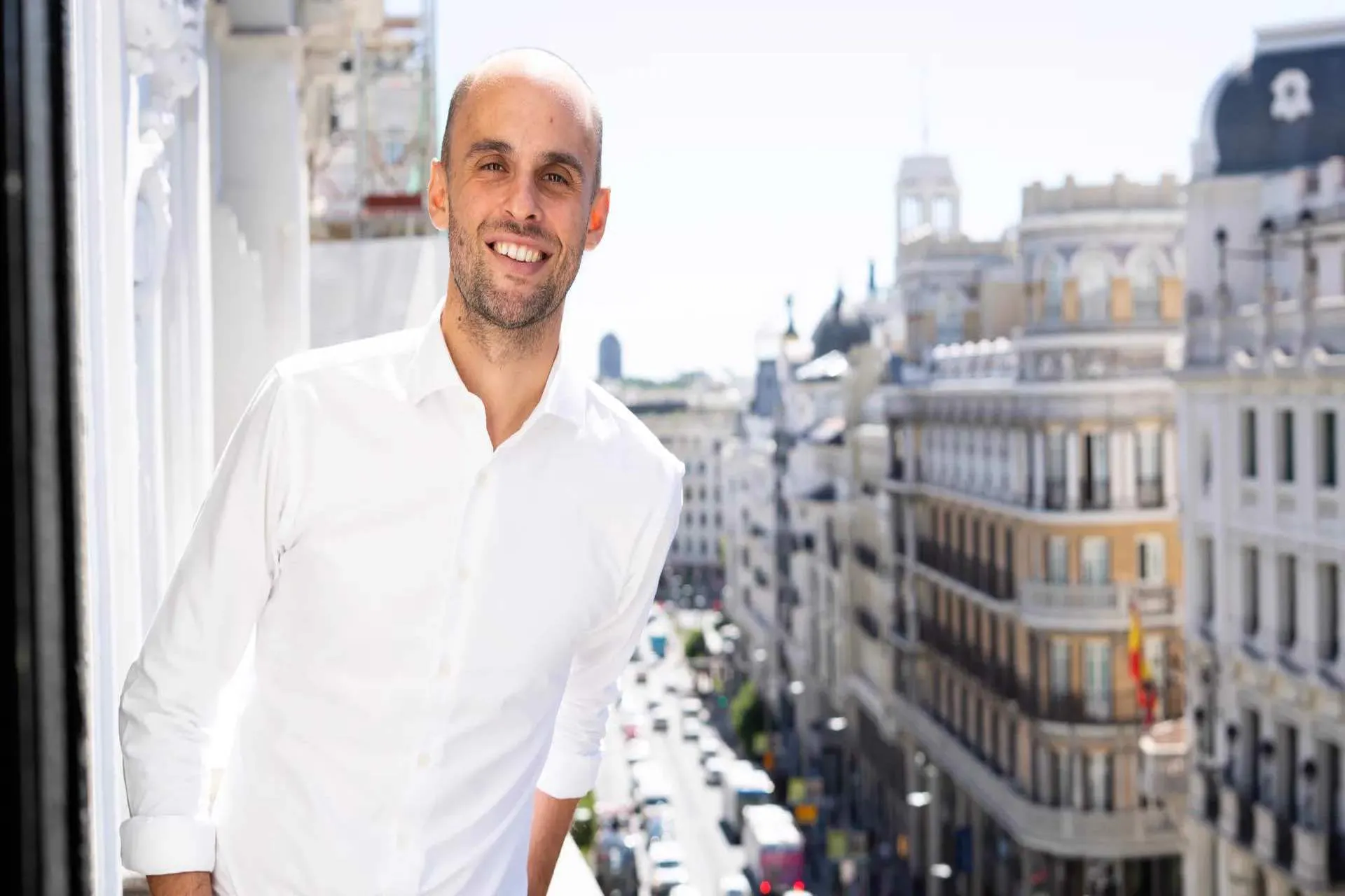 La  opinión de Destinia sobre   las agencias de viajes tradicionales