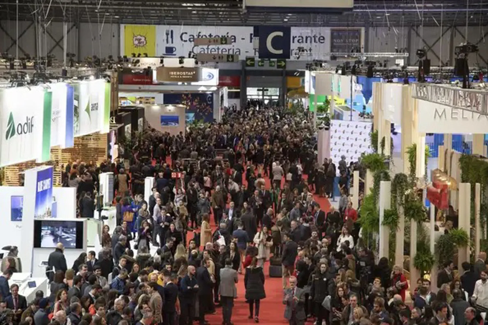 FITUR fue un "éxito absoluto", pero aun debajo de las cifras de 2020