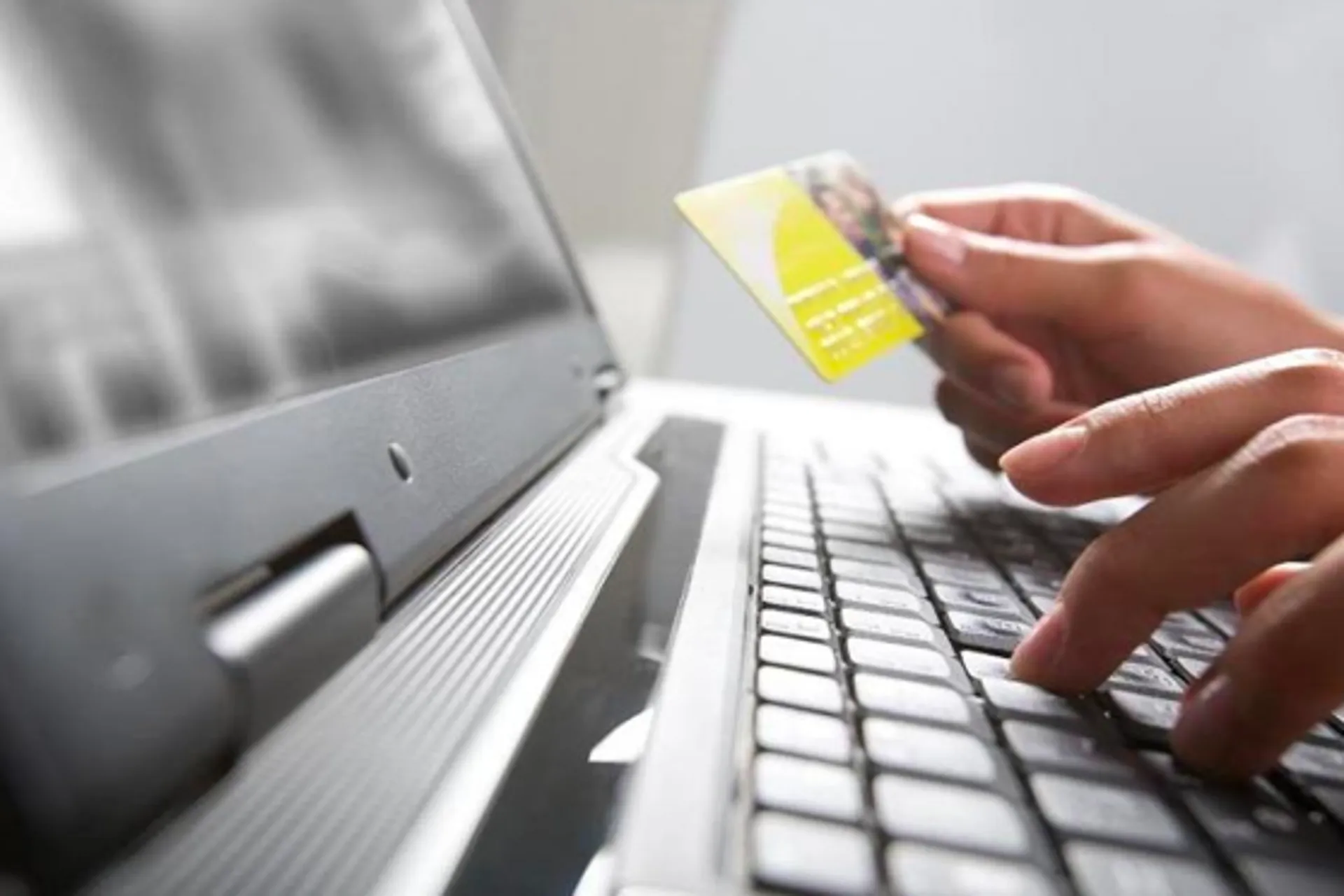 La pandemia dispara la venta online mundial sacudiendo el empleo por el cierre de agencias
